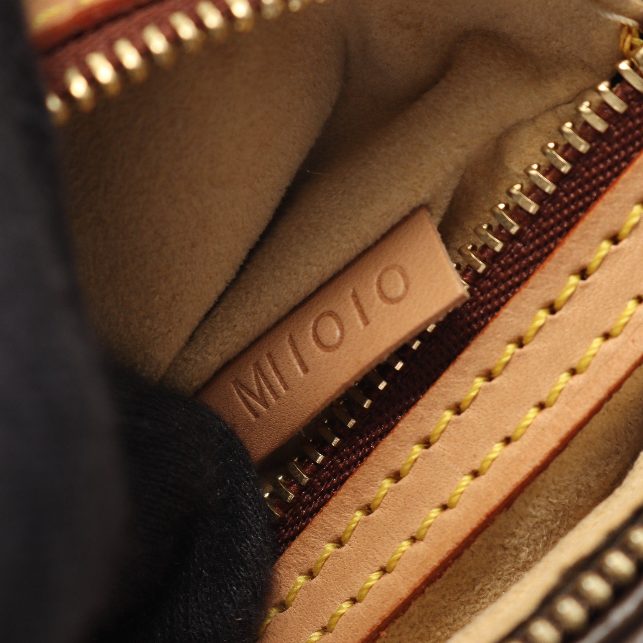 Louis Vuitton Louis Vuitton Looping Mm Monogram Shoulder Bag Leather Brown Size ONE SIZE - 5 Thumbnail