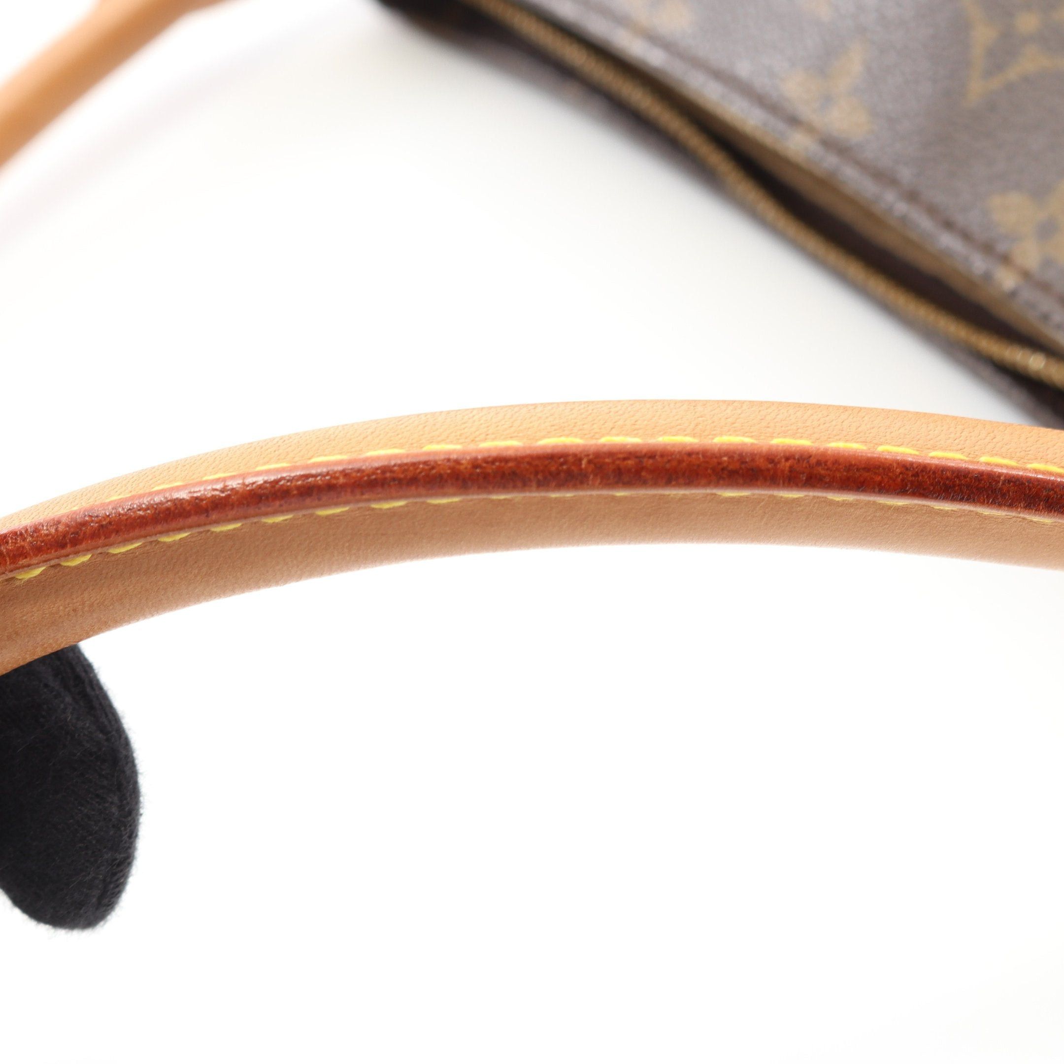Louis Vuitton Louis Vuitton Looping Mm Monogram Shoulder Bag Leather Brown Size ONE SIZE - 9 Thumbnail