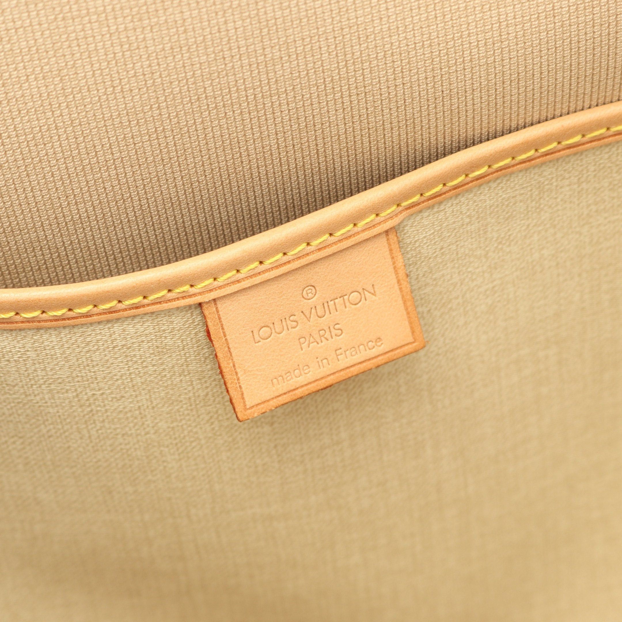 Louis Vuitton Louis Vuitton Excursion Monogram Handbag Leather Brown Size ONE SIZE - 4 Thumbnail