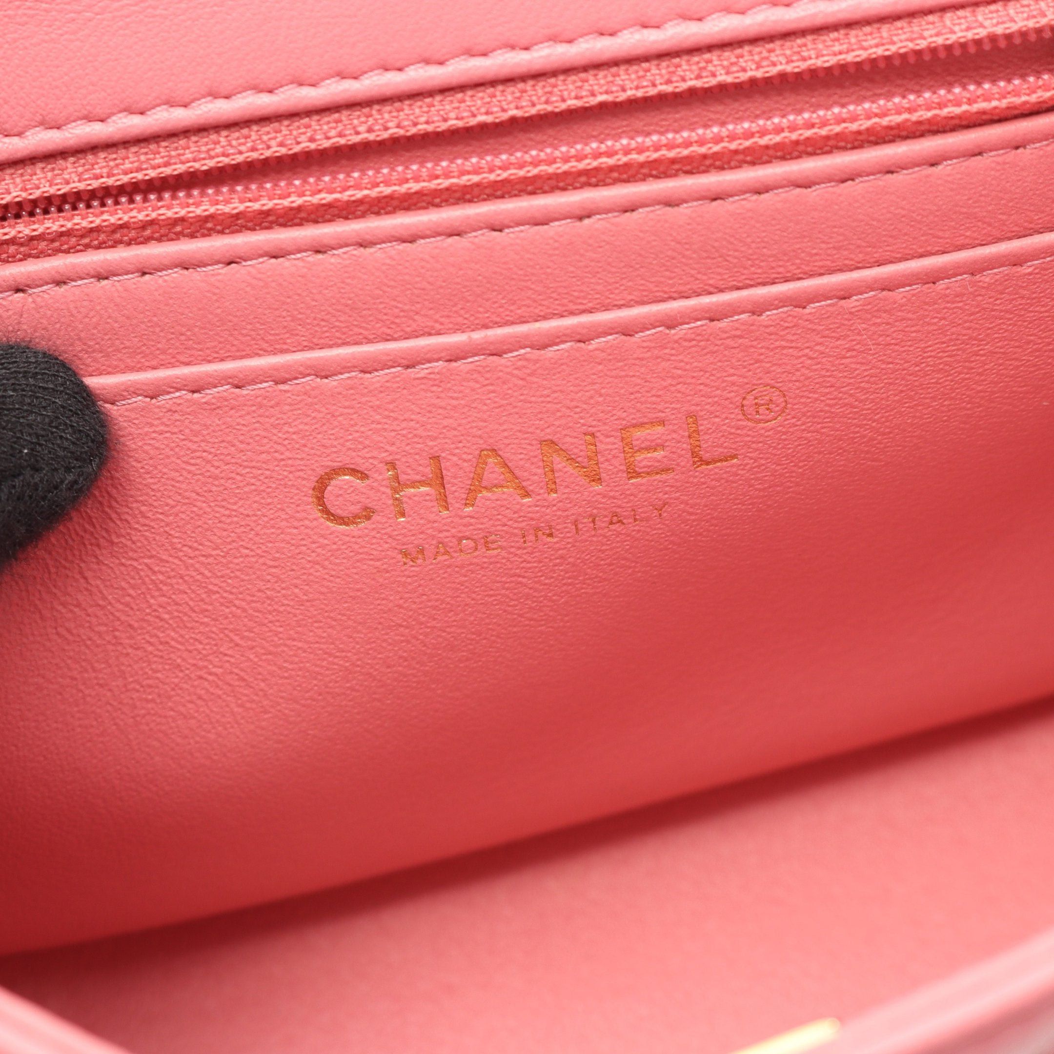Chanel Chanel Mini Matelasse Chain Shoulder Bag Lambskin Pink Gold Hardware Size ONE SIZE - 4 Thumbnail