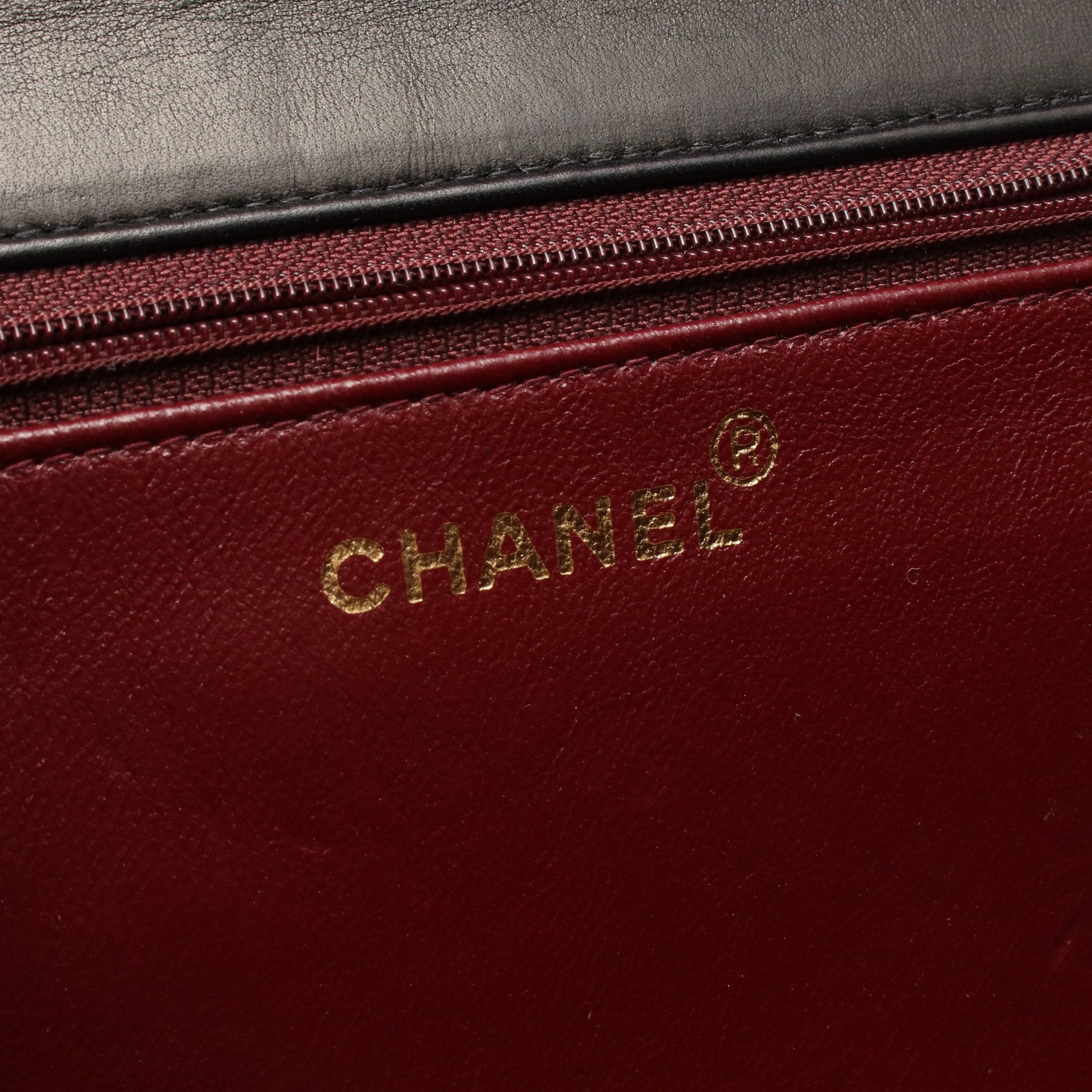 Chanel Chanel Matelasse Chain Shoulder Bag Lambskin Black Gold Hardware Size ONE SIZE - 4 Thumbnail
