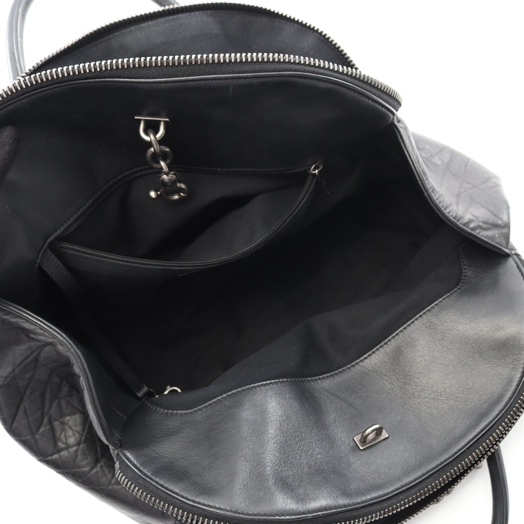 Chanel Chanel Matelasse Chain Shoulder Bag Tote Leather Black Antique Silver Hardware Size ONE SIZE - 3 Thumbnail