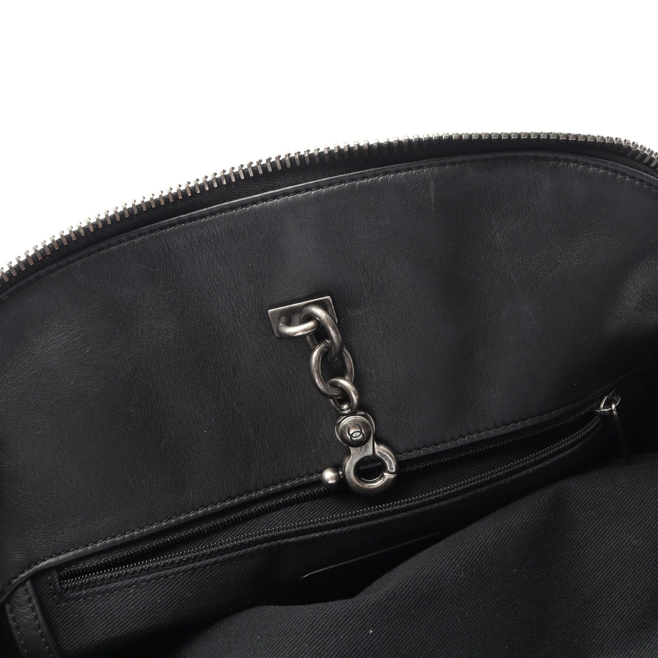 Chanel Chanel Matelasse Chain Shoulder Bag Tote Leather Black Antique Silver Hardware Size ONE SIZE - 7 Thumbnail
