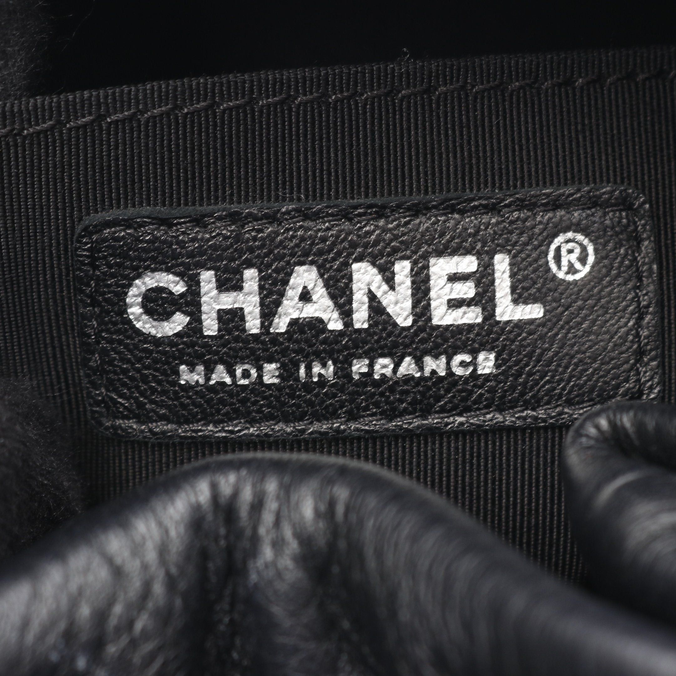 Chanel Chanel Chevron V-Stitch Drawstring Handbag Leather Black Silver Hardware Size ONE SIZE - 4 Thumbnail