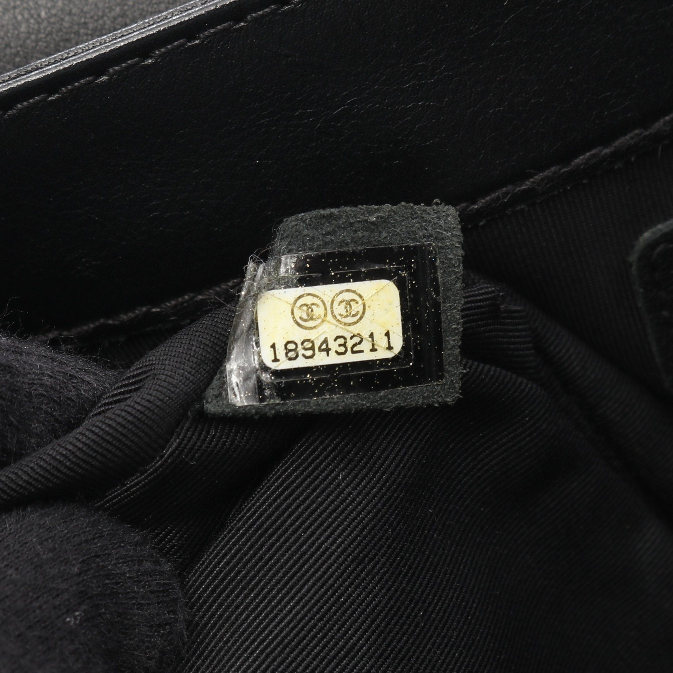 Chanel Chanel Boy Chanel Chain Shoulder Bag Leather Black Antique Silver Hardware Size ONE SIZE - 5 Thumbnail