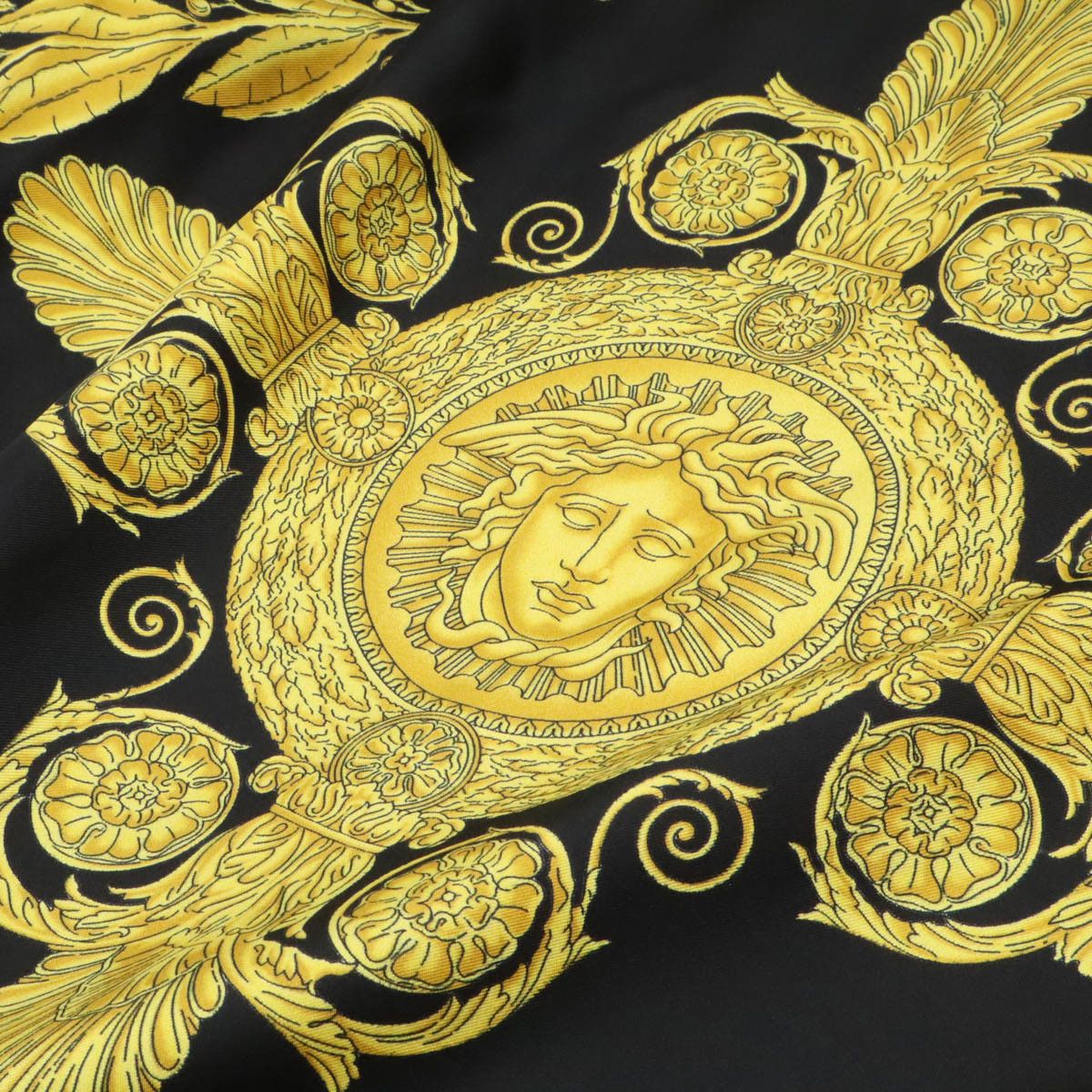 Versace Versace Versace Barocco Medusa Silk Shirt Others Tops Size ONE SIZE - 5 Thumbnail