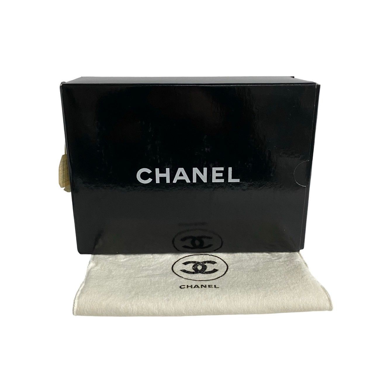 Chanel Chanel Chanel Matelasse Lambskin Shoulder Bag Leather Shoulder Bag Size ONE SIZE - 10 Thumbnail