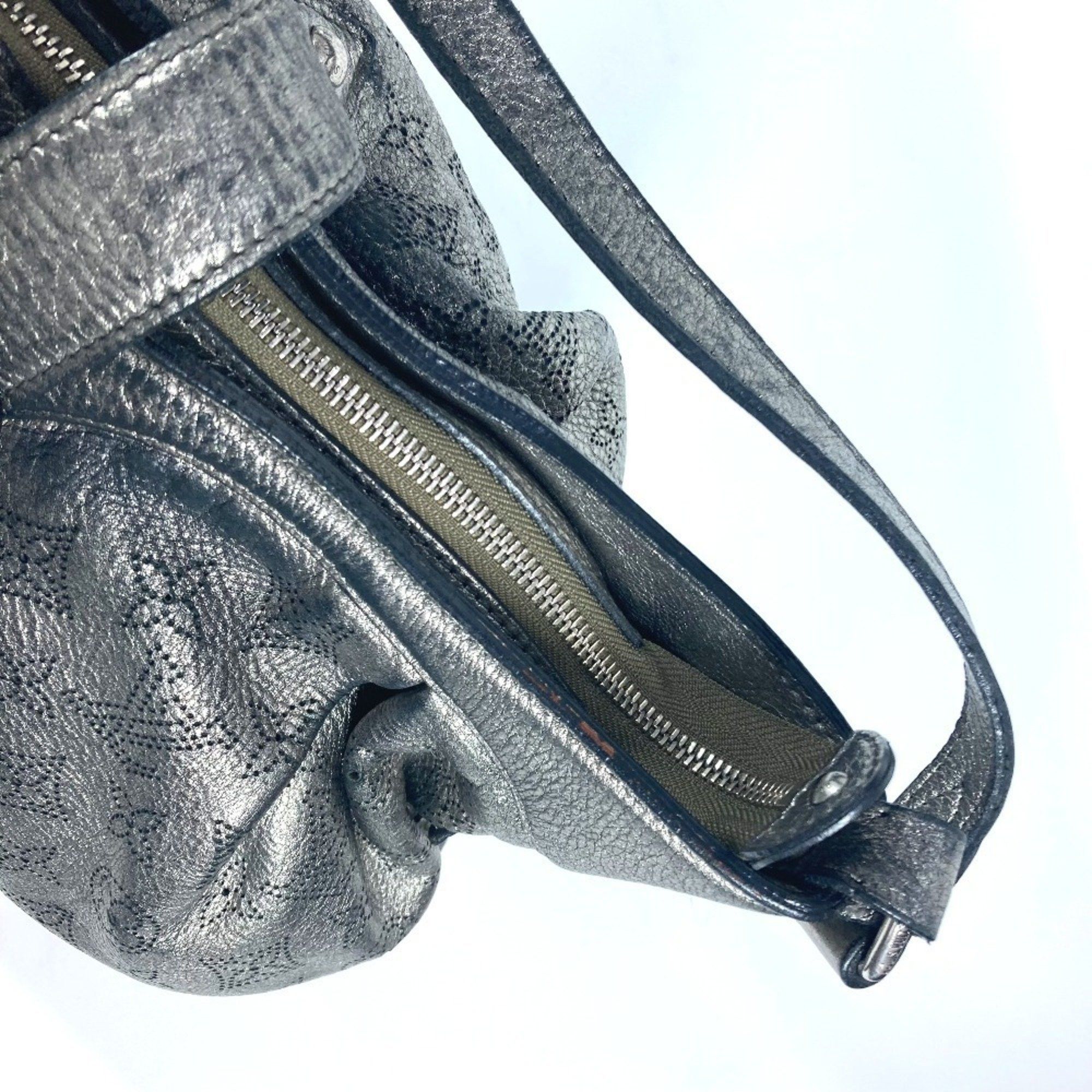 Louis Vuitton Louis Vuitton Mahina shoulder Size ONE SIZE - 14 Thumbnail
