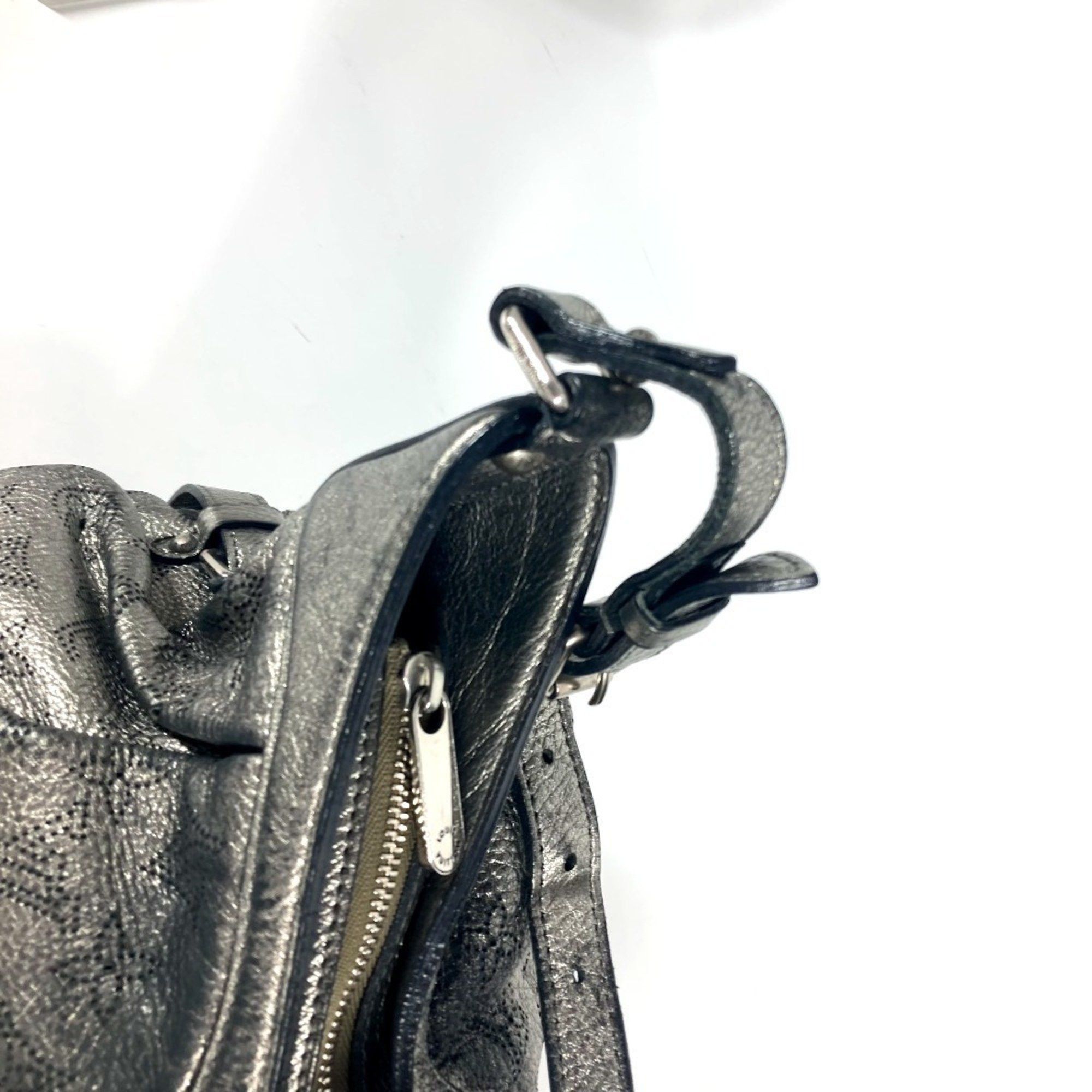 Louis Vuitton Louis Vuitton Mahina shoulder Size ONE SIZE - 15 Thumbnail