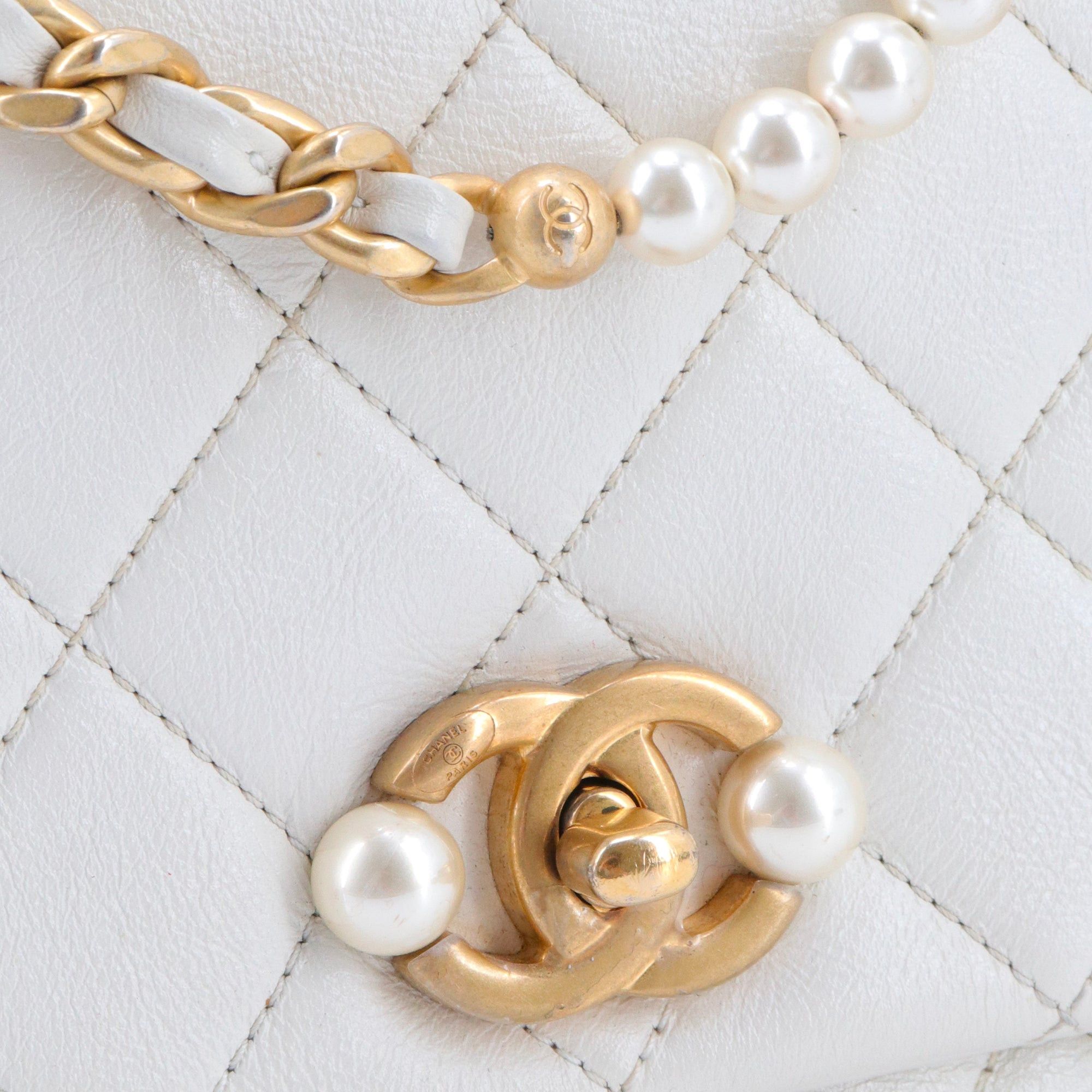 Chanel CHANEL - Chanel Pearl Side Flap shoulder bag in white glazed leather, limited edition Size ONE SIZE - 5 Thumbnail