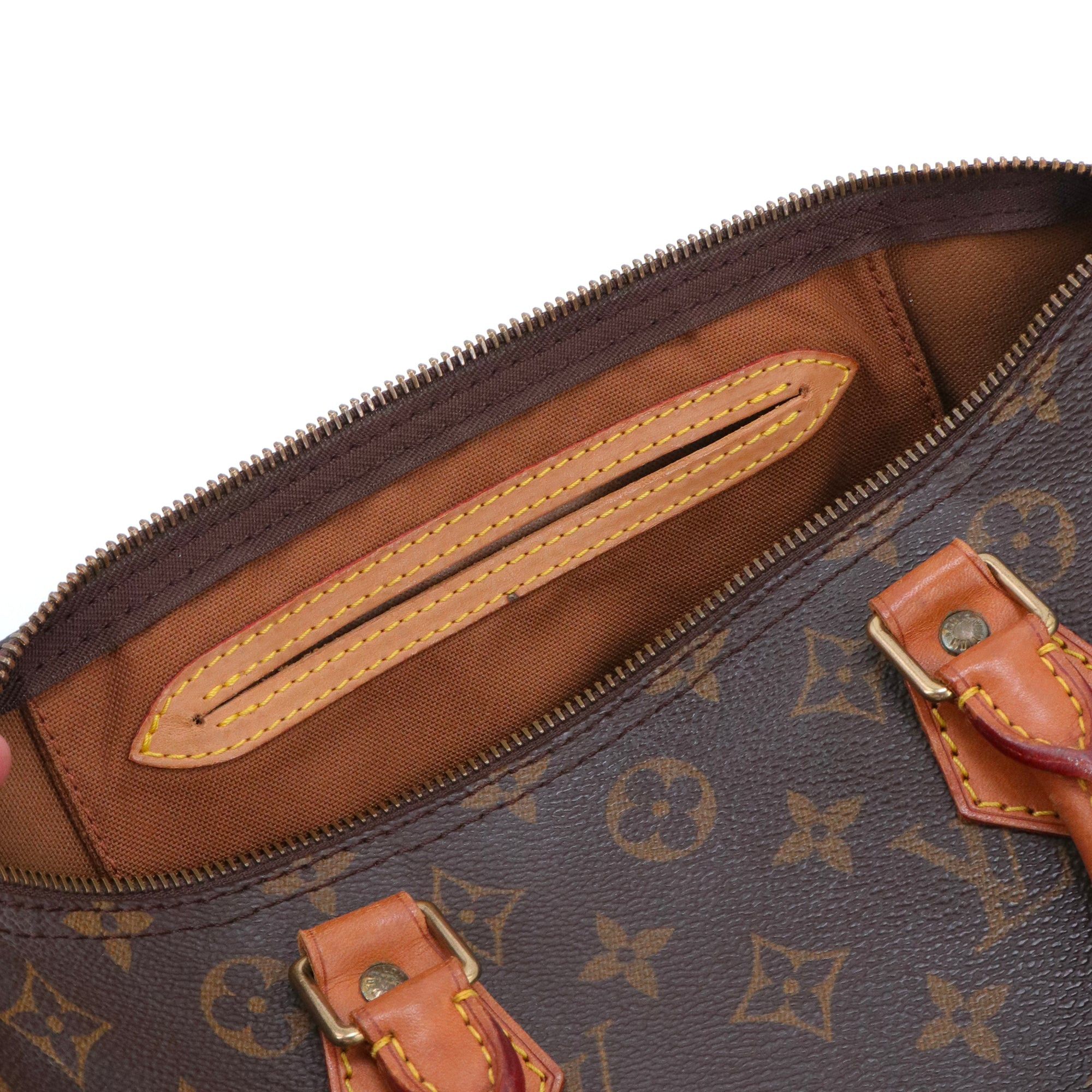 Louis Vuitton LOUIS VUITTON - Louis Vuitton Speedy 30 handbag in vintage monogrammed canvas Size ONE SIZE - 10 Thumbnail