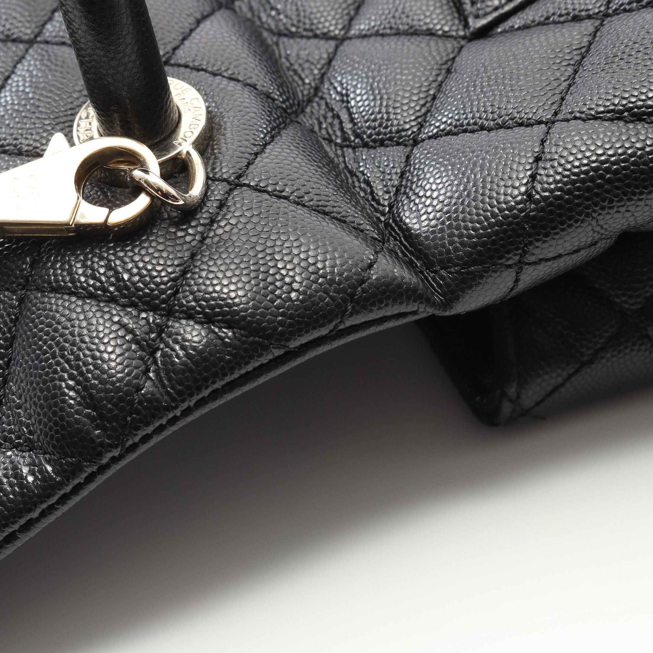 Chanel Chanel Coco Handle 29 Top Flap Bag Matelasse Handbag Caviar Skin Black Gold Hardware Size ONE SIZE - 7 Thumbnail