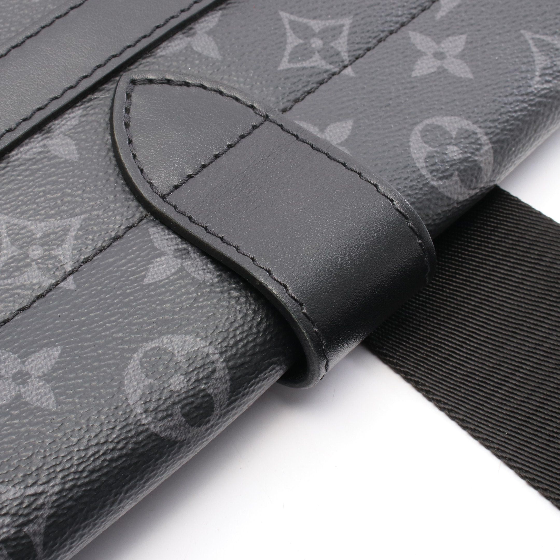 Louis Vuitton Louis Vuitton Saumur Messenger Monogram Eclipse Shoulder Bag Leather Black Size ONE SIZE - 7 Thumbnail