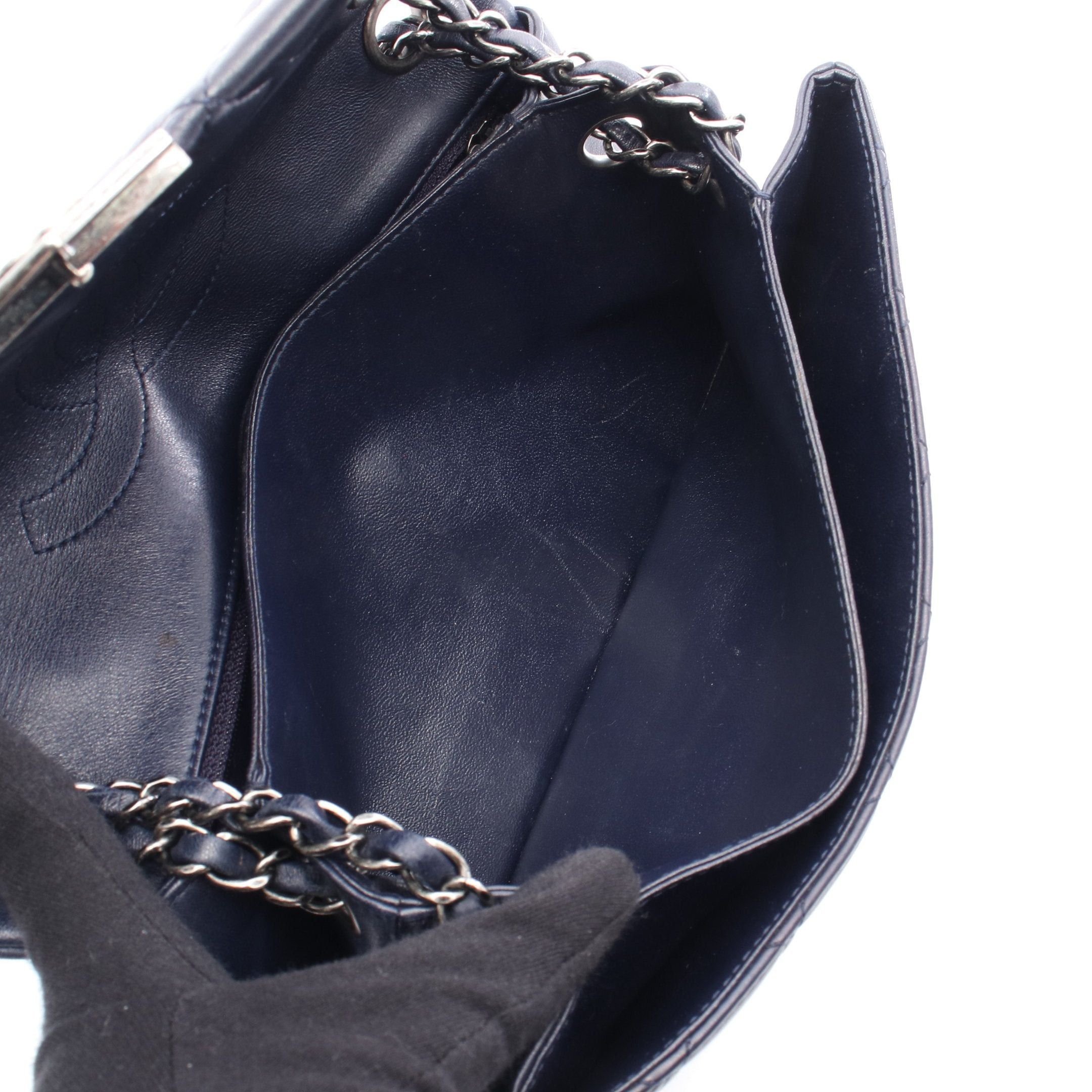 Chanel Chanel Matelasse Chain Shoulder Bag Leather Navy Antique Silver Hardware Size ONE SIZE - 3 Thumbnail