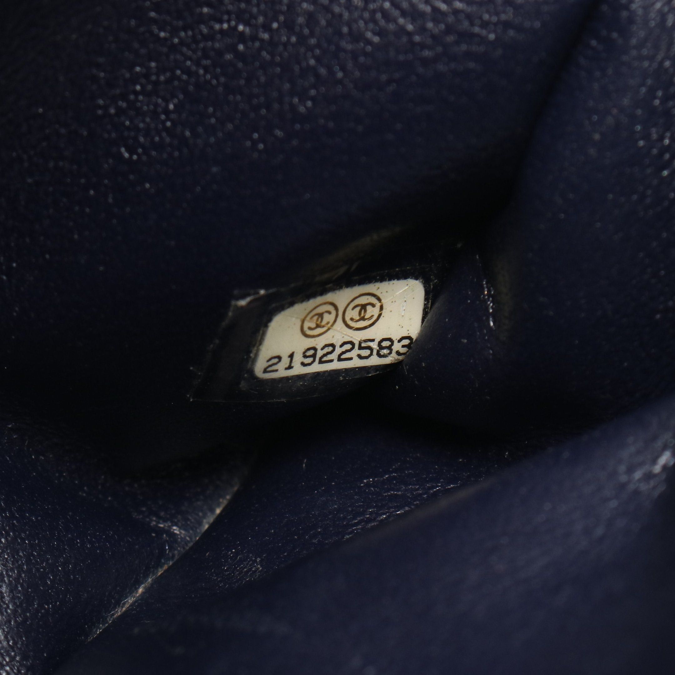 Chanel Chanel Matelasse Chain Shoulder Bag Leather Navy Antique Silver Hardware Size ONE SIZE - 5 Thumbnail