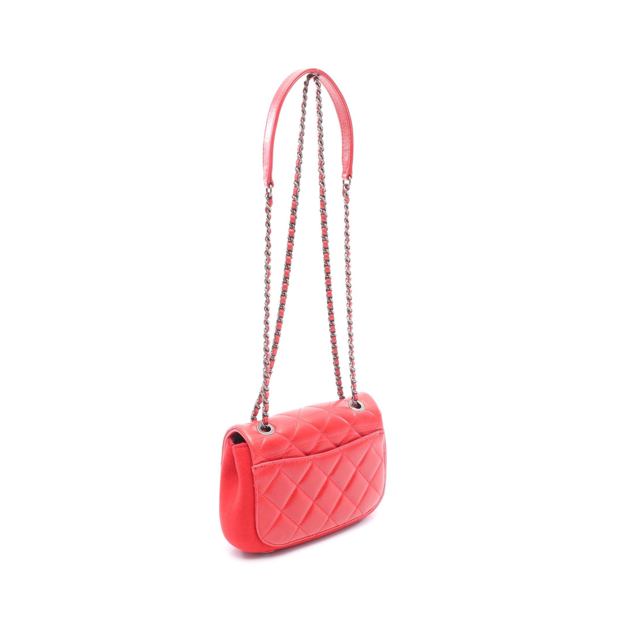 Chanel Chanel Matelasse Chain Shoulder Bag Leather Feutre Red Antique Silver Hardware Size ONE SIZE - 2 Thumbnail