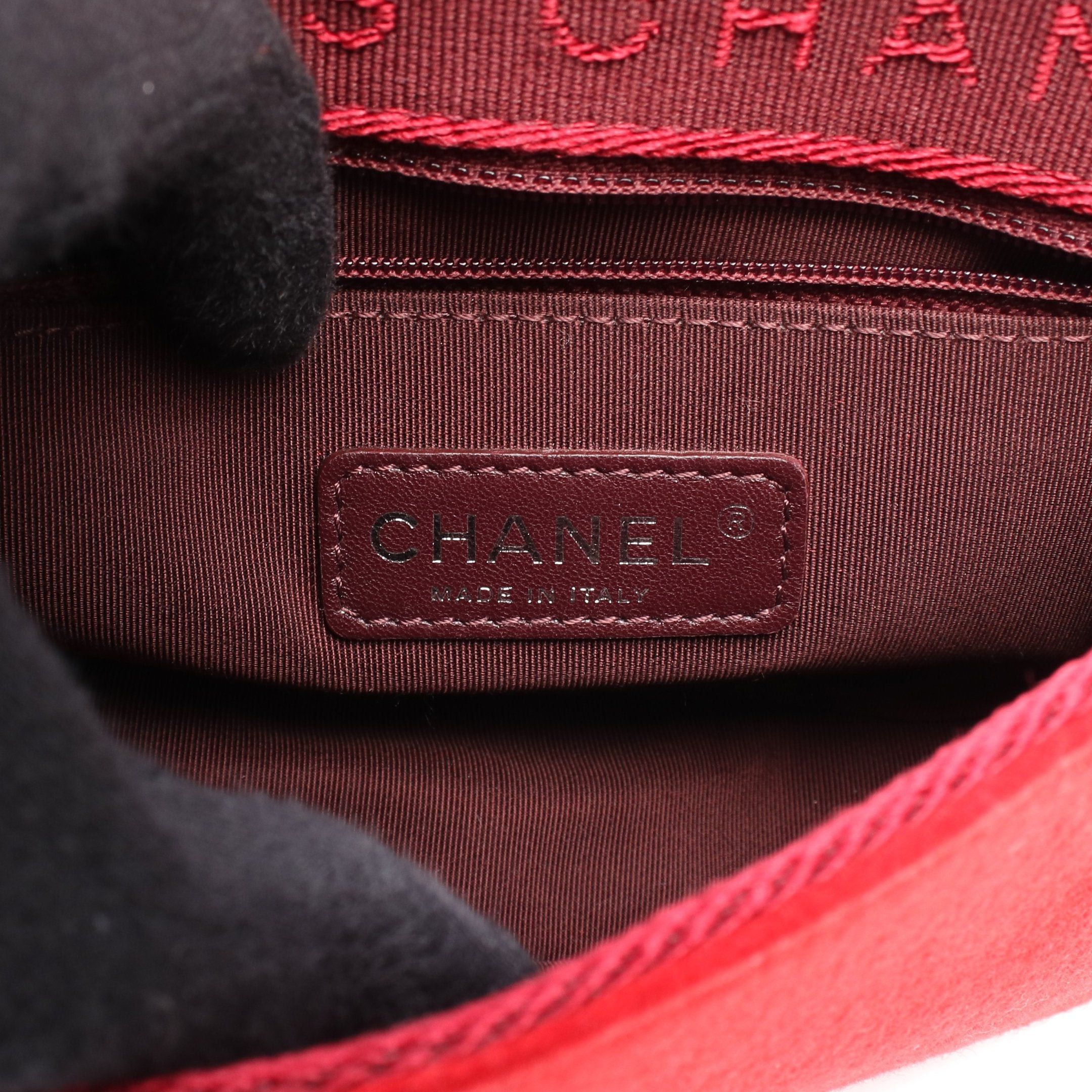 Chanel Chanel Matelasse Chain Shoulder Bag Leather Feutre Red Antique Silver Hardware Size ONE SIZE - 4 Thumbnail