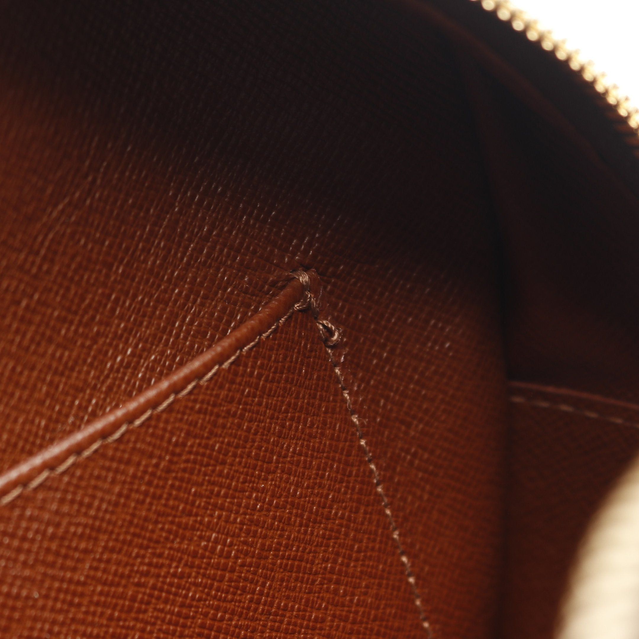 Louis Vuitton Louis Vuitton Cite Mm Monogram Shoulder Bag Leather Brown Size ONE SIZE - 8 Thumbnail