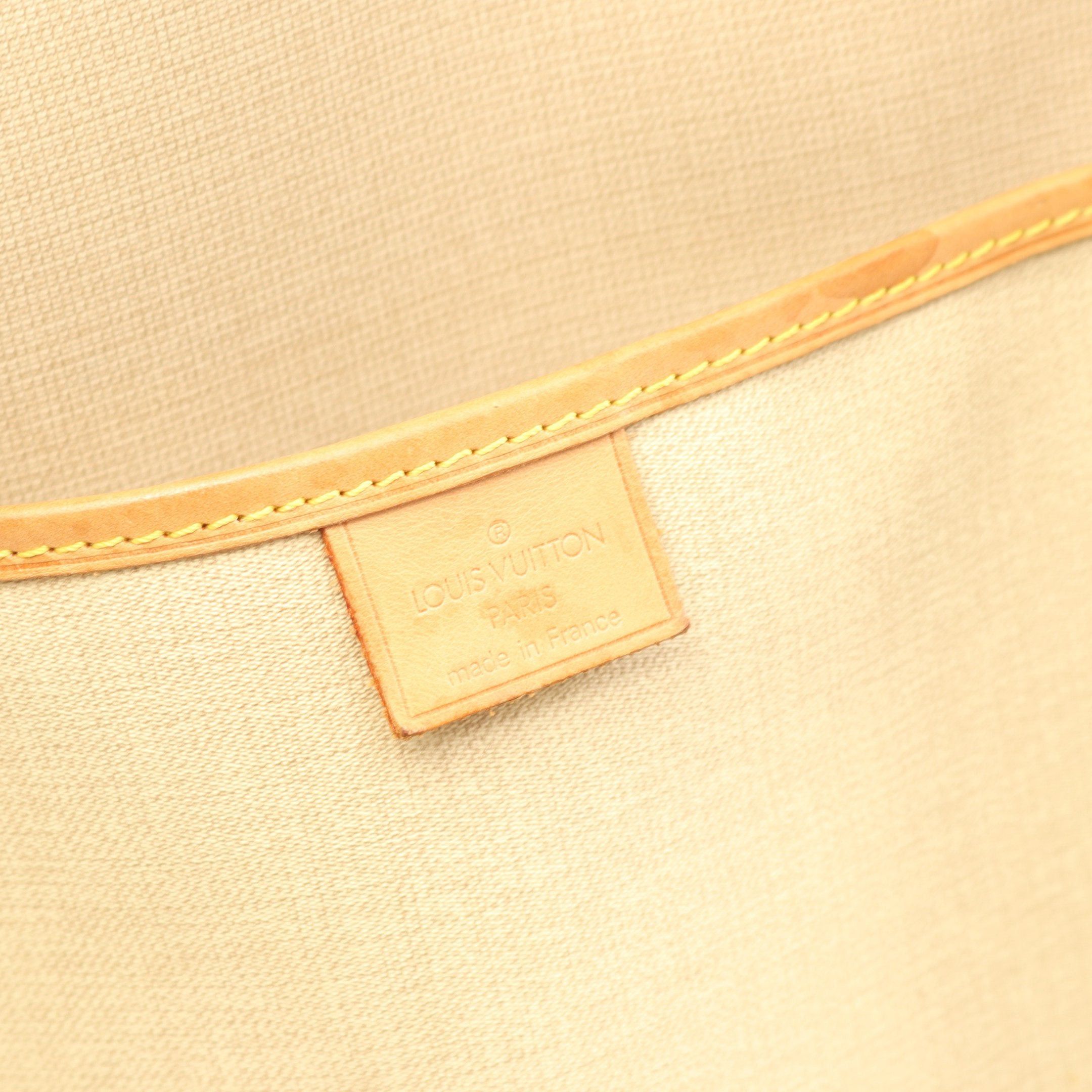 Louis Vuitton Louis Vuitton Excursion Monogram Handbag Leather Brown Size ONE SIZE - 4 Thumbnail