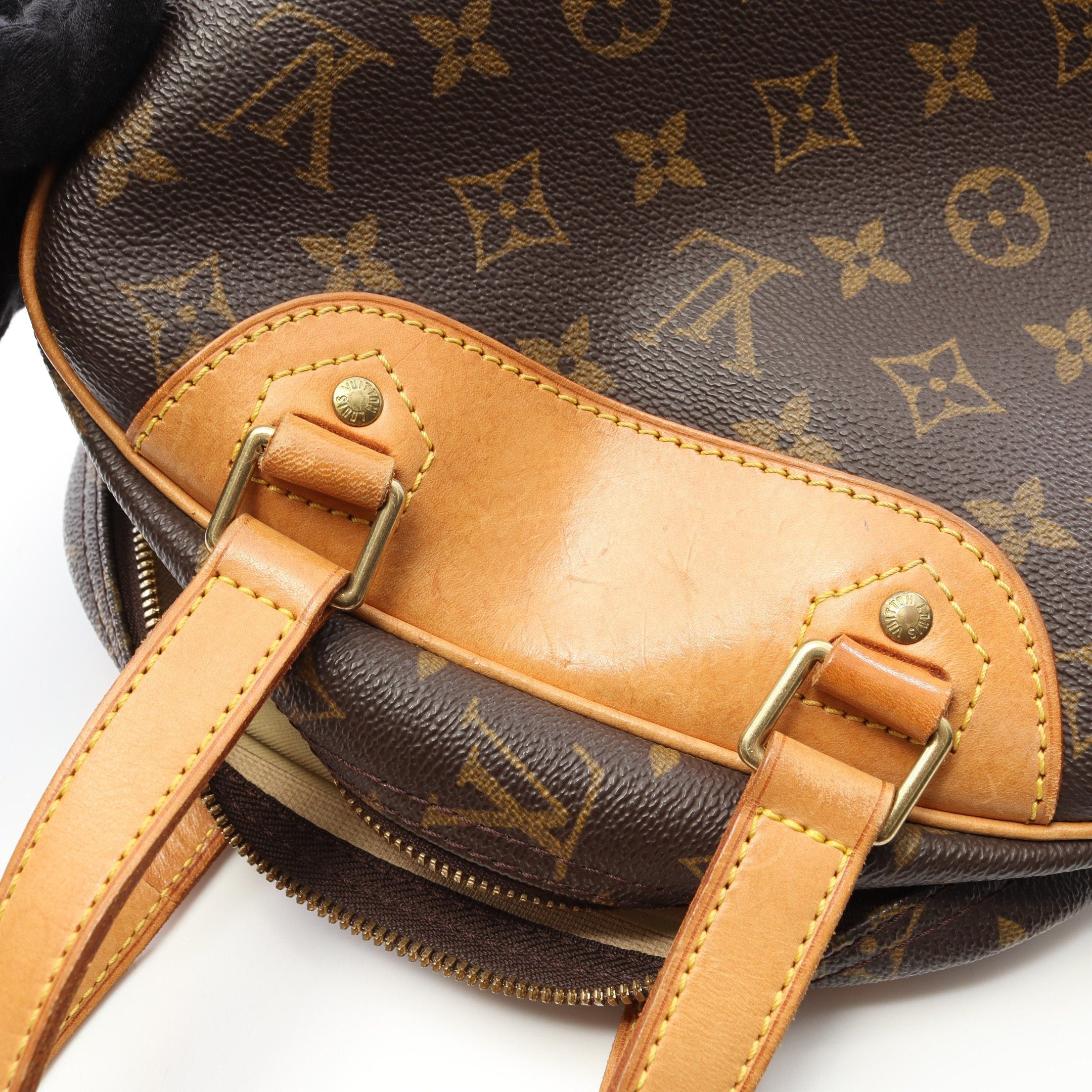 Louis Vuitton Louis Vuitton Excursion Monogram Handbag Leather Brown Size ONE SIZE - 8 Thumbnail