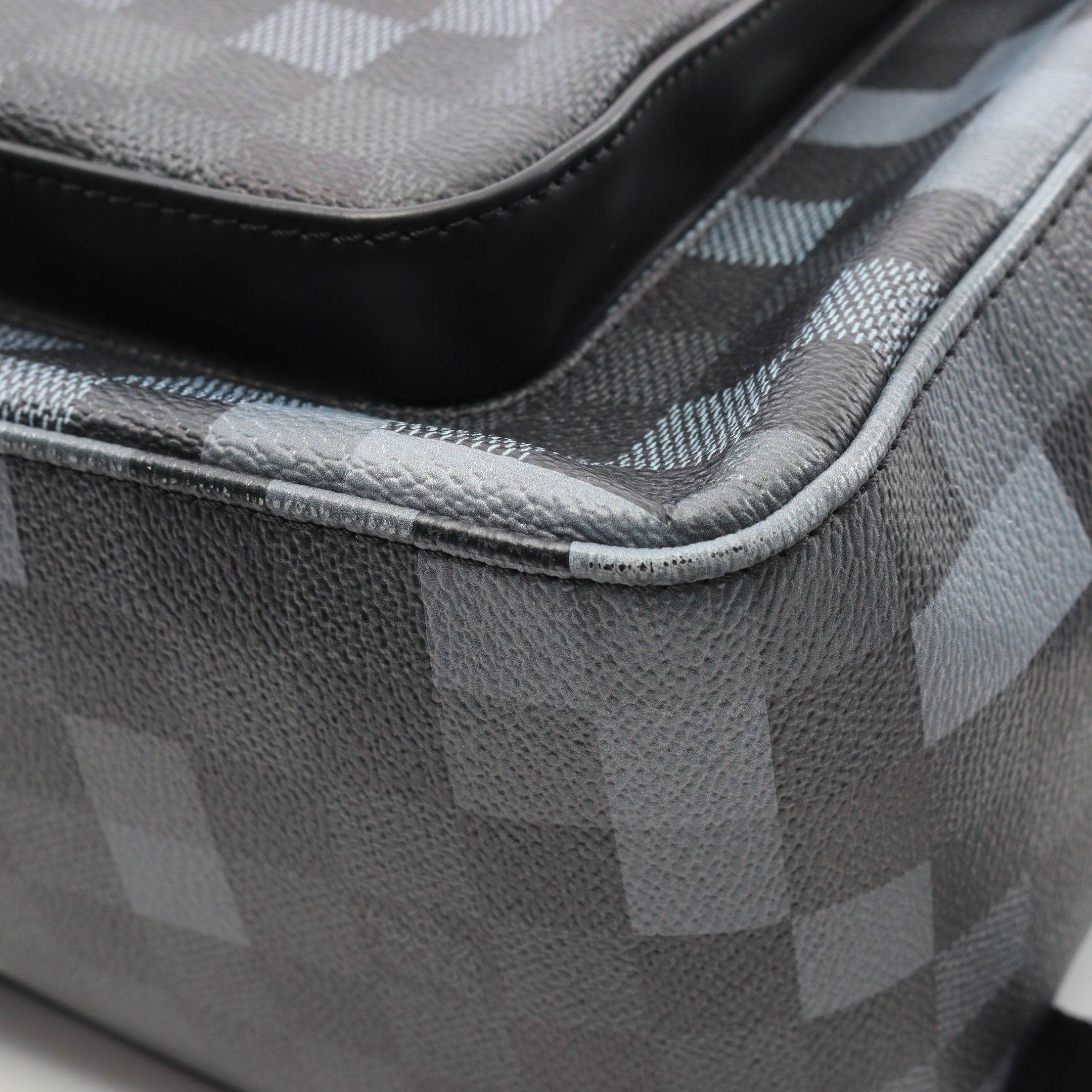Louis Vuitton Louis Vuitton Josh Damier Graphite Backpack Rucksack Leather Black Size ONE SIZE - 6 Thumbnail