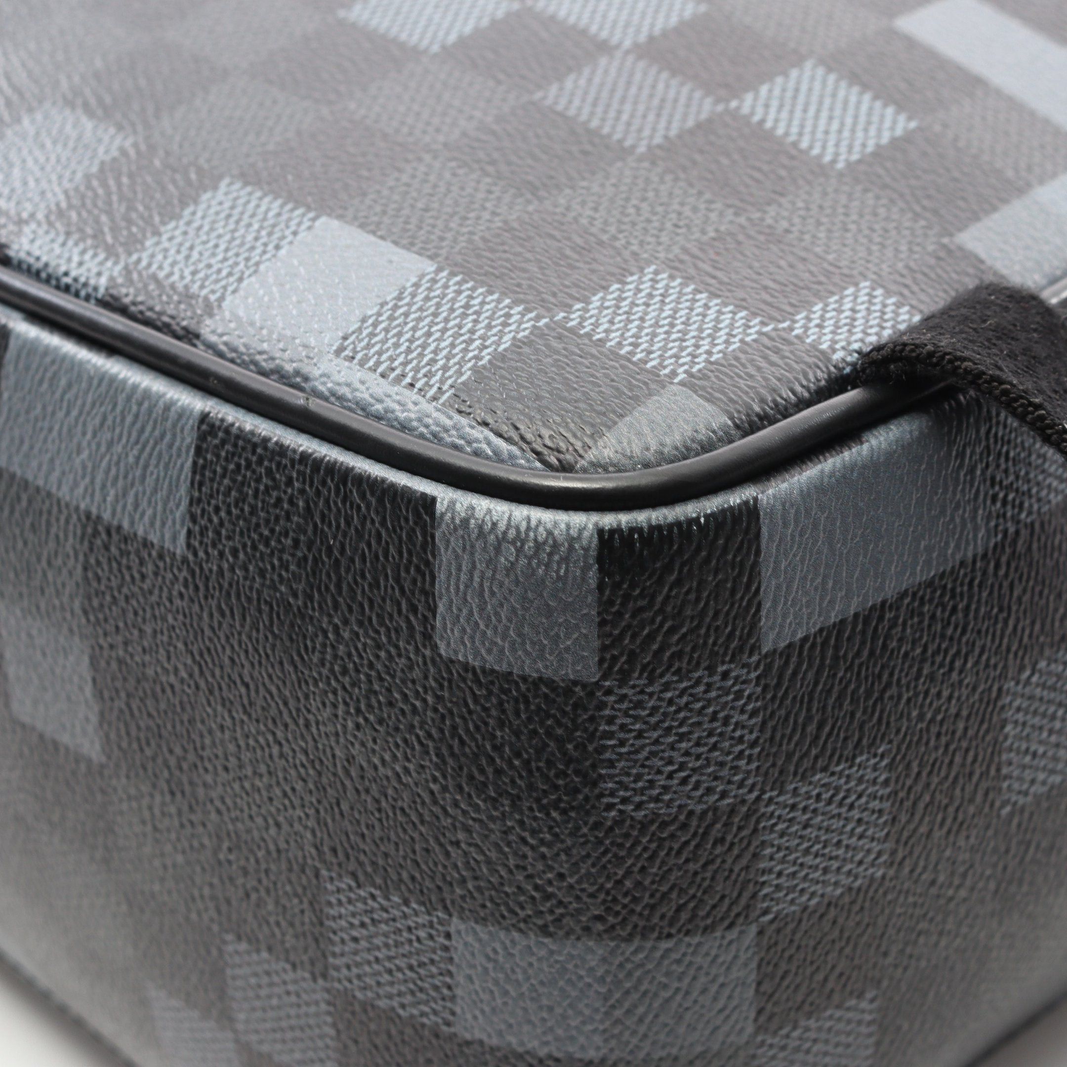 Louis Vuitton Louis Vuitton Josh Damier Graphite Backpack Rucksack Leather Black Size ONE SIZE - 7 Thumbnail