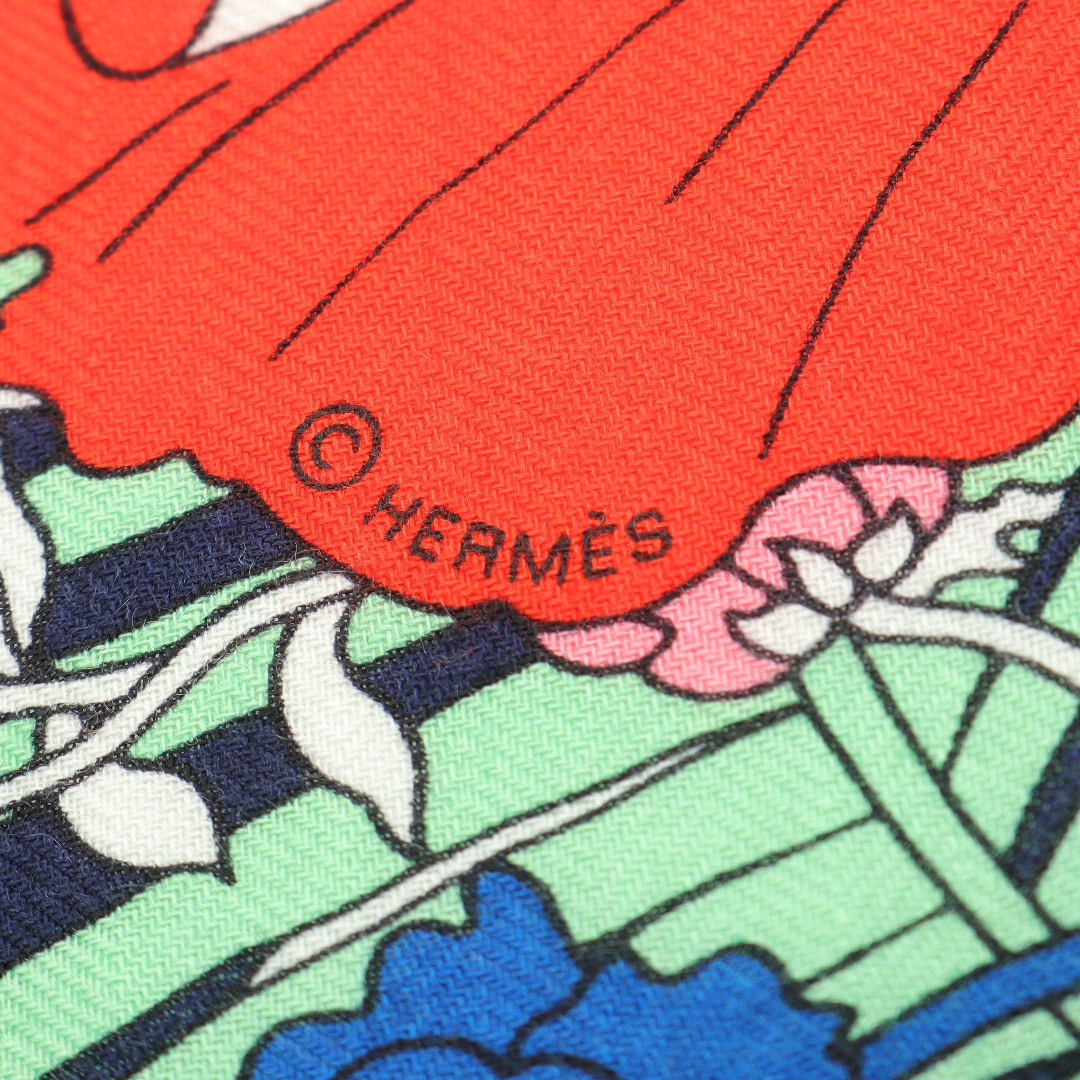 Hermes Hermes Triangle Geant Robe Legere Scarf Cashmere Silk Navy Multicolor Size ONE SIZE - 2 Thumbnail
