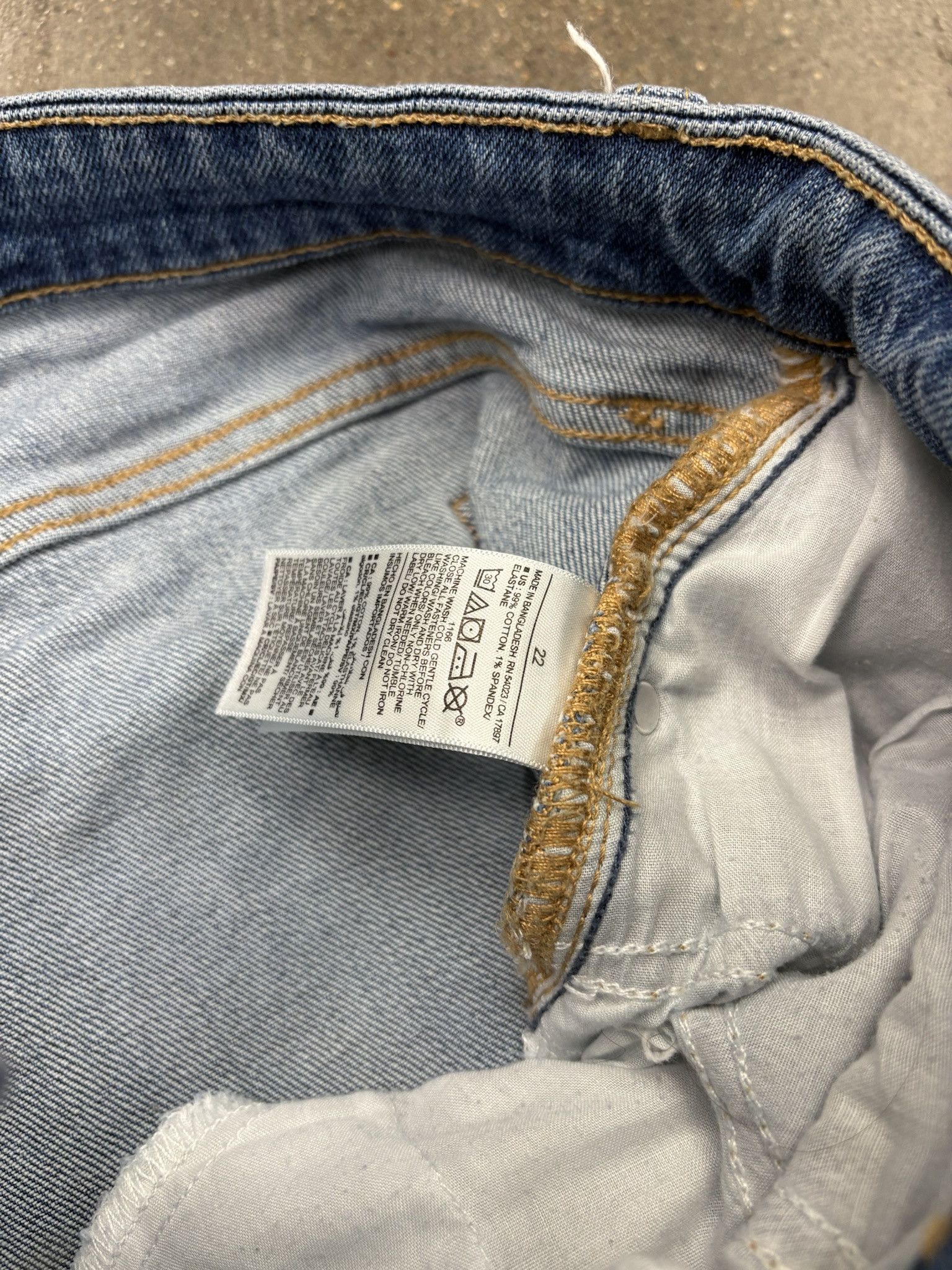 Wrangler Vintage Light Wash Denim Old Navy Bootcut Jeans Size US 44 / EU 60 - 2 Thumbnail