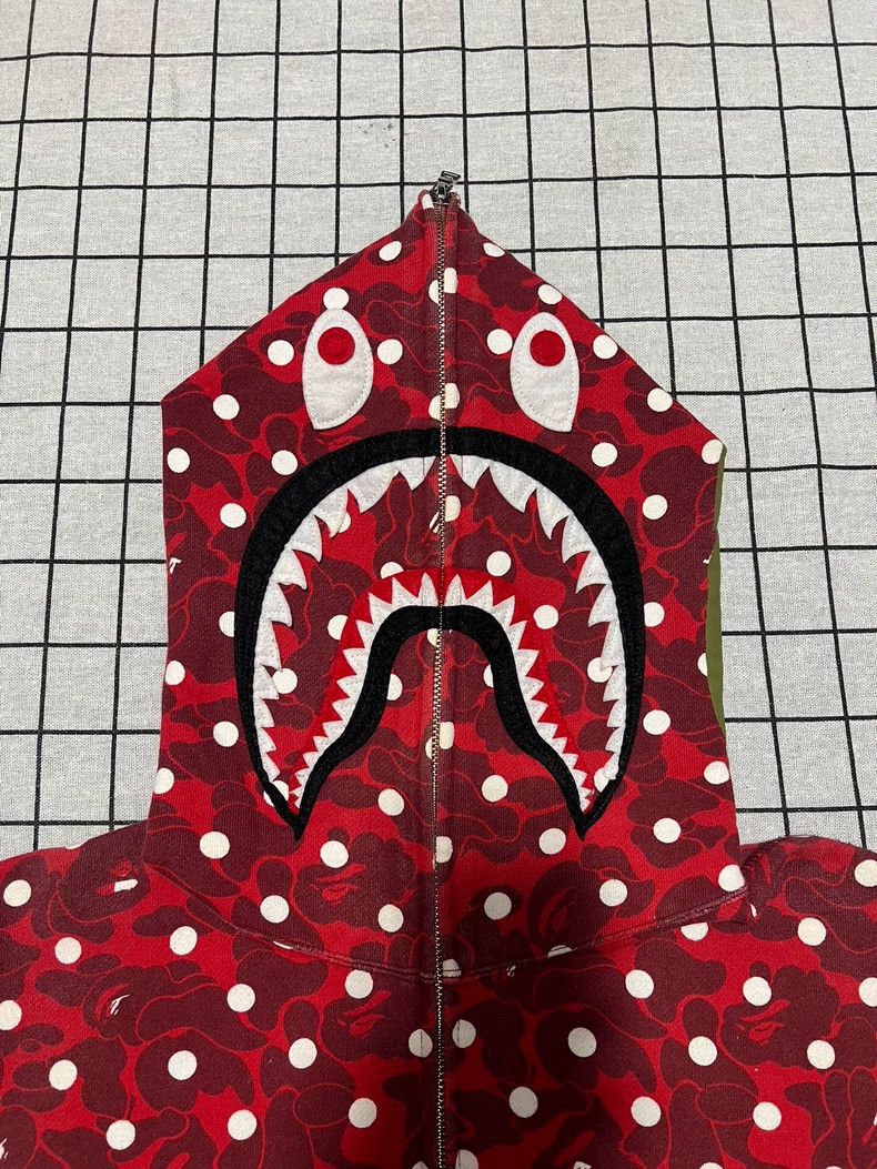 Bape Bape Red Camouflage Shark Hoodie Jacket Size US M / EU 48-50 / 2 - 3 Thumbnail