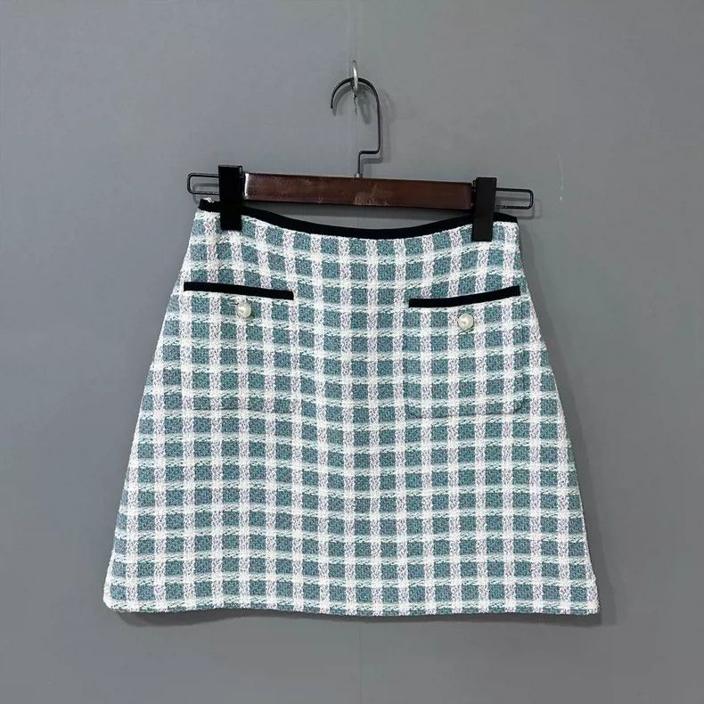 Prada Plaid Short Skirt with Pearl Buttons Size 40" / US 18 - 2 Thumbnail