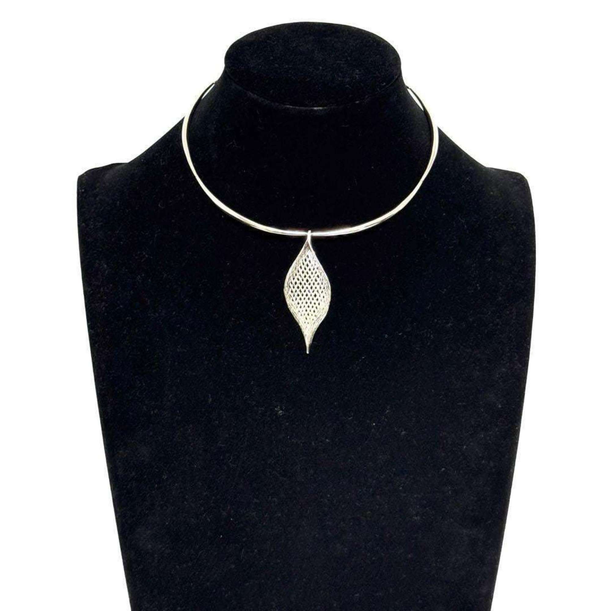 Tiffany & Co. Tiffany Mesh Leaf Pendant Necklace Choker Size ONE SIZE - 9 Thumbnail