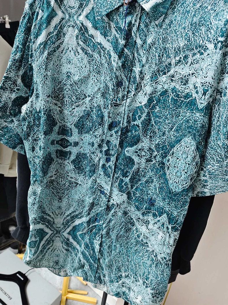 Louis Vuitton Louis Vuitton Marble Print Short Sleeve Shirt Size US S / EU 44-46 / 1 - 3 Thumbnail