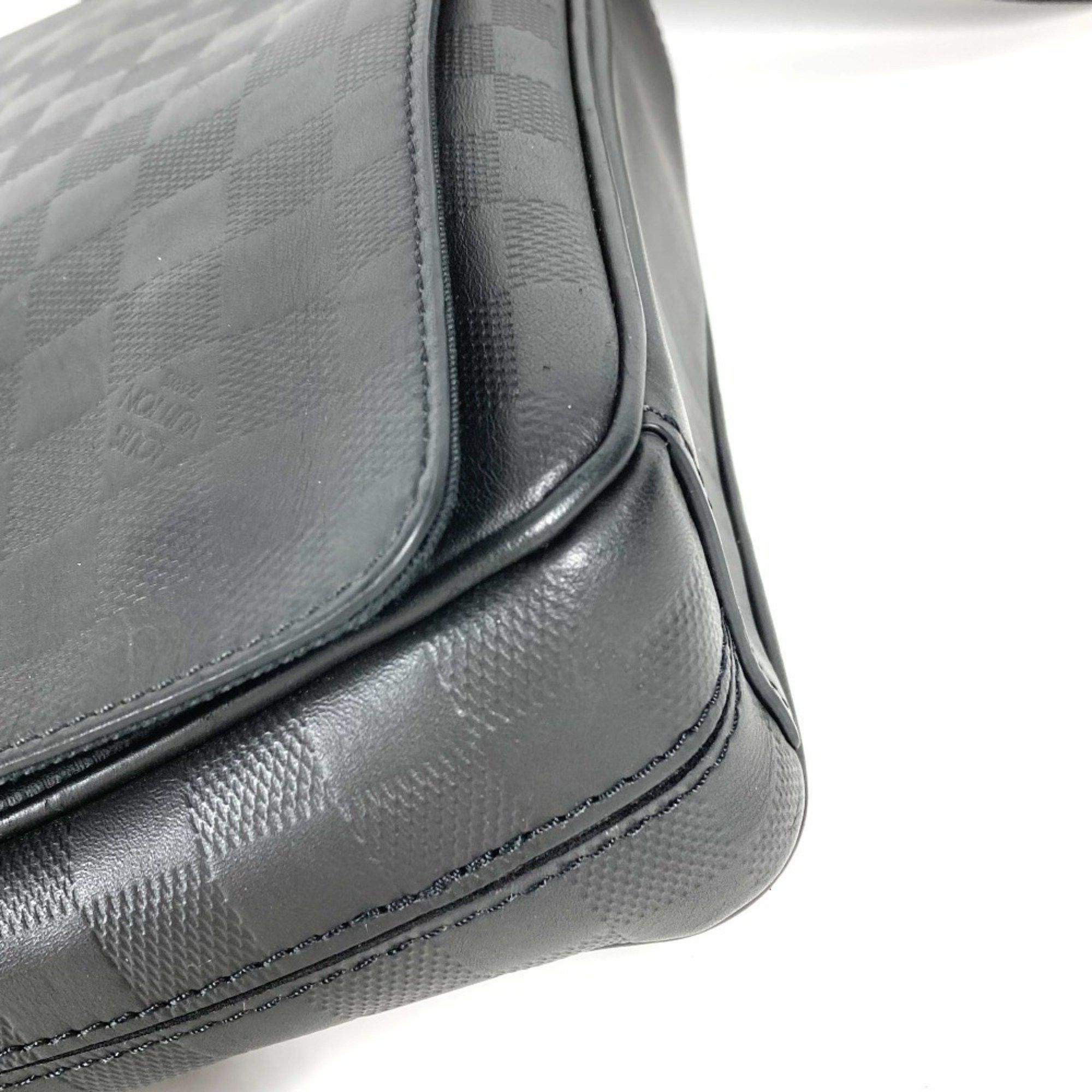 Louis Vuitton Louis Vuitton District shoulder Size ONE SIZE - 7 Thumbnail