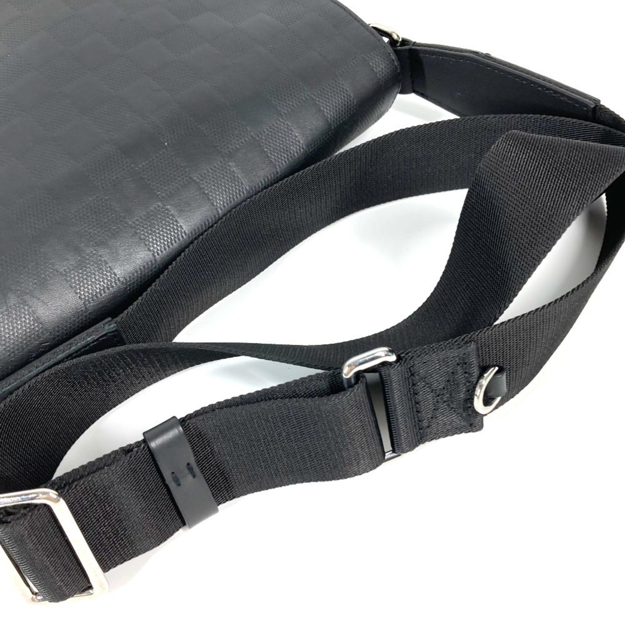 Louis Vuitton Louis Vuitton District shoulder Size ONE SIZE - 5 Thumbnail