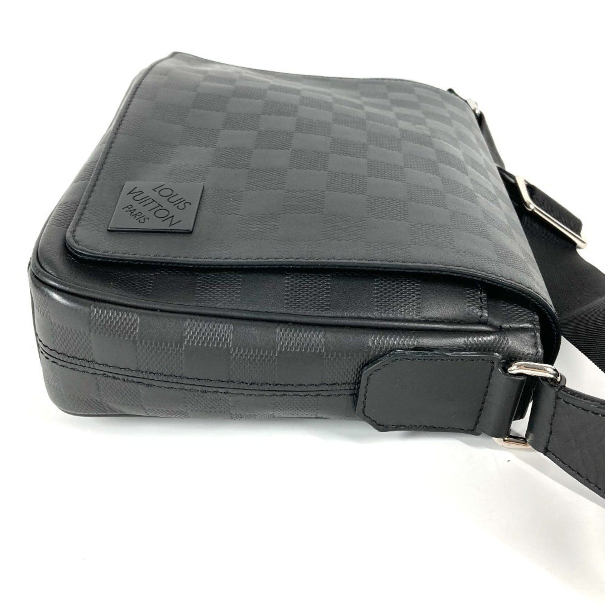 Louis Vuitton Louis Vuitton District shoulder Size ONE SIZE - 4 Thumbnail