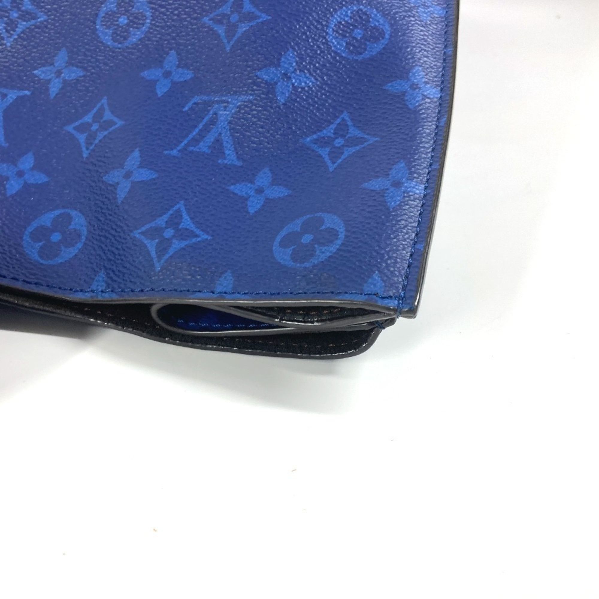 Louis Vuitton Louis Vuitton Pacific Pilot handbag Size ONE SIZE - 8 Thumbnail