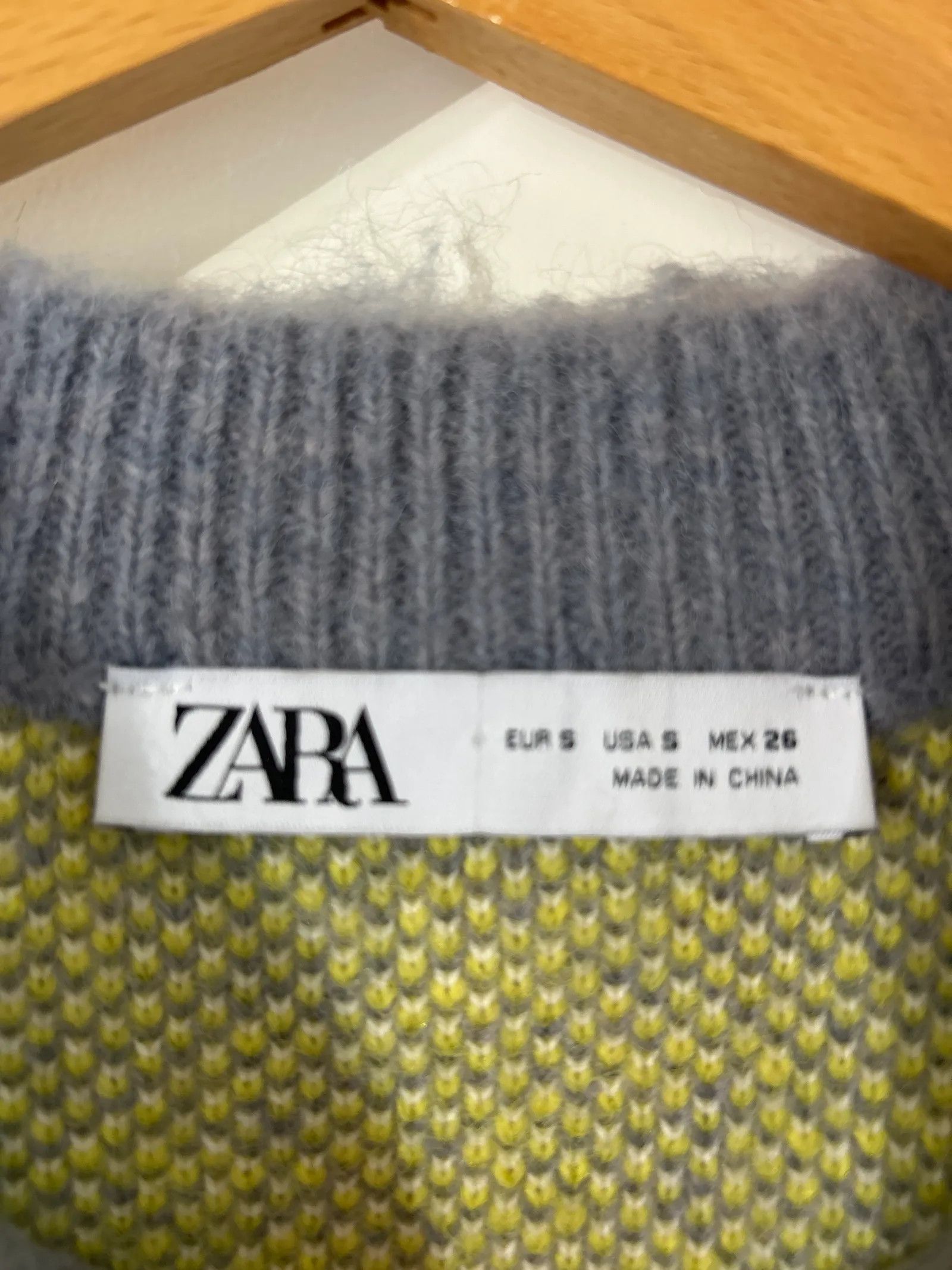 Zara Zara Sweater Size S / US 4 / IT 40 - 2 Thumbnail
