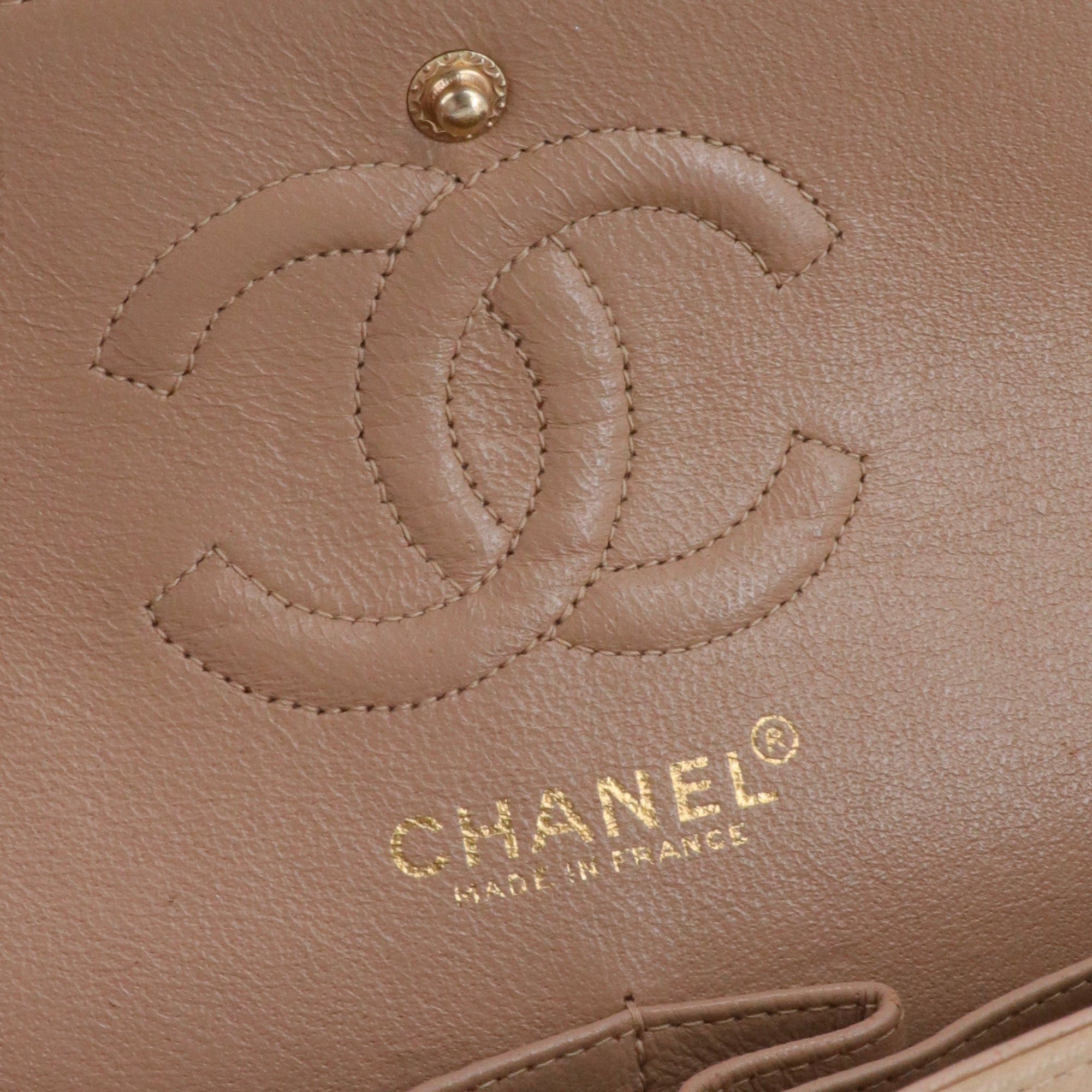 Chanel CHANEL - Chanel Classic/Timeless small handbag in vintage beige smooth leather Size ONE SIZE - 12 Thumbnail
