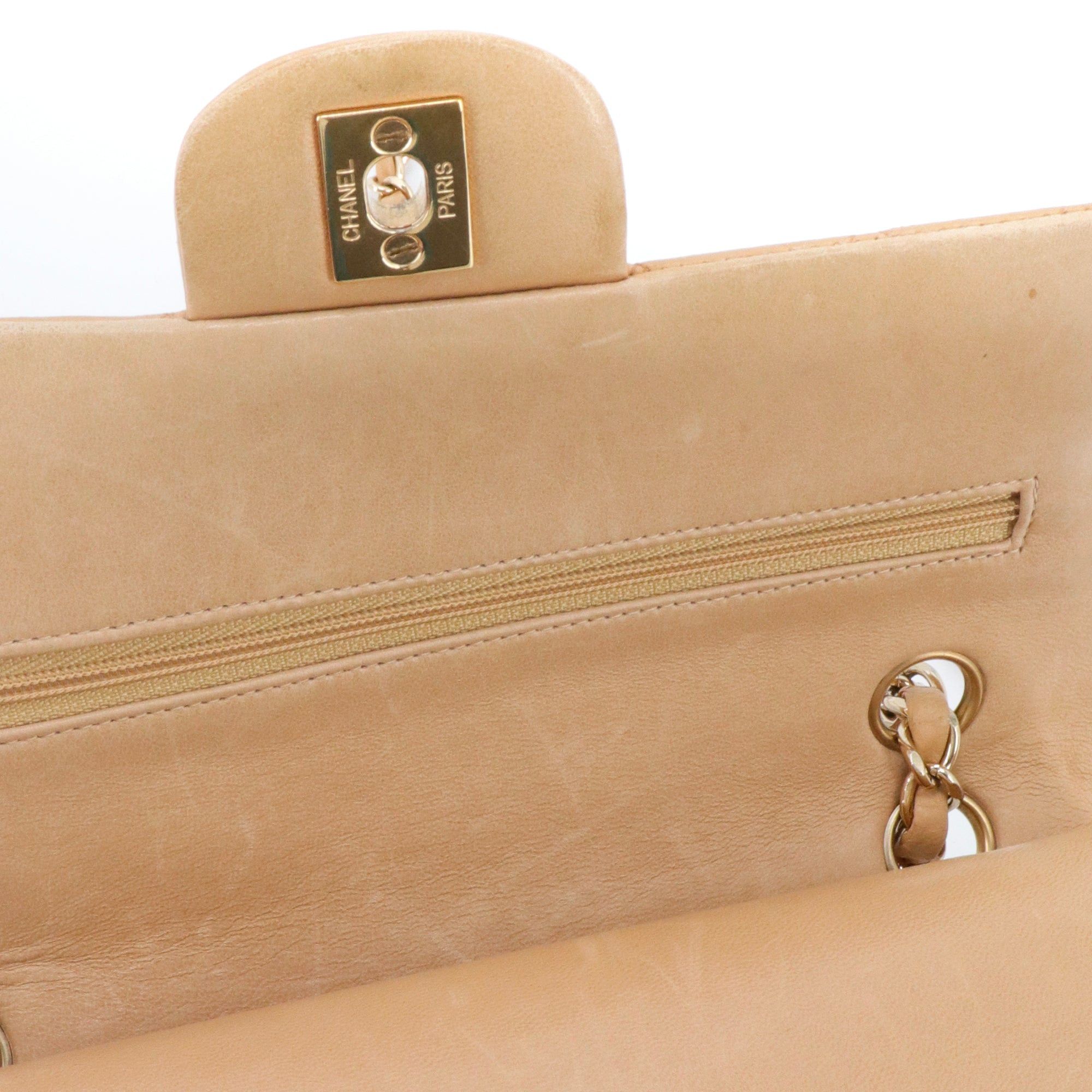 Chanel CHANEL - Chanel Classic/Timeless small handbag in vintage beige smooth leather Size ONE SIZE - 10 Thumbnail
