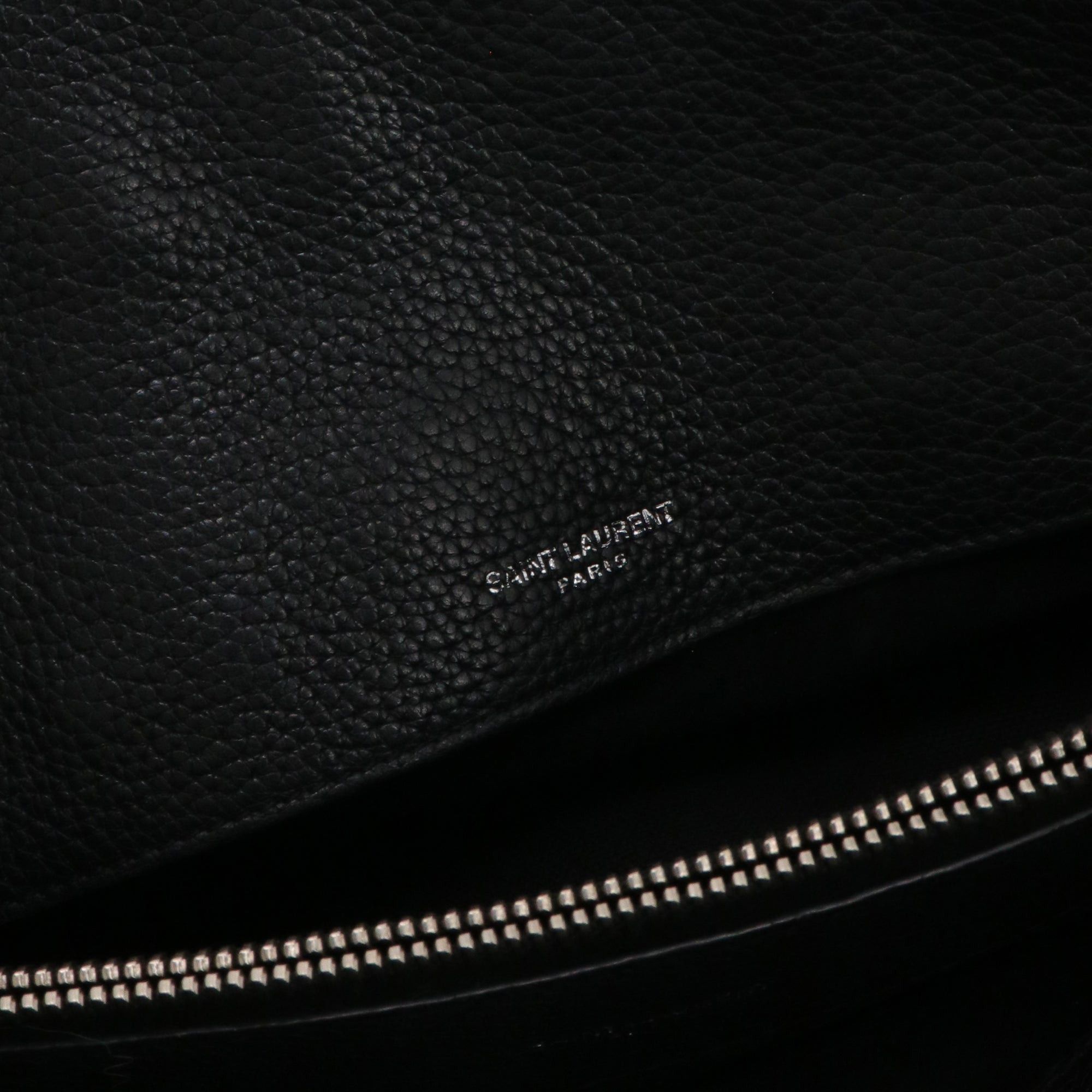 Saint Laurent Paris SAINT LAURENT - Small Saint Laurent Day Bag in black grained leather Size ONE SIZE - 7 Thumbnail