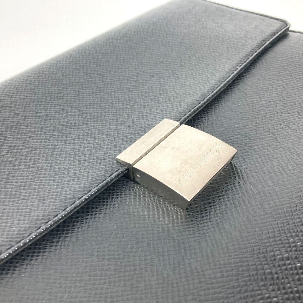 Louis Vuitton Louis Vuitton M30782 Taiga Selenga. Briefcase Strap Flap Pouch Clutch Bag Zippered Carrying Case Leather Men Aldouise Black Size ONE SIZE - 6 Thumbnail