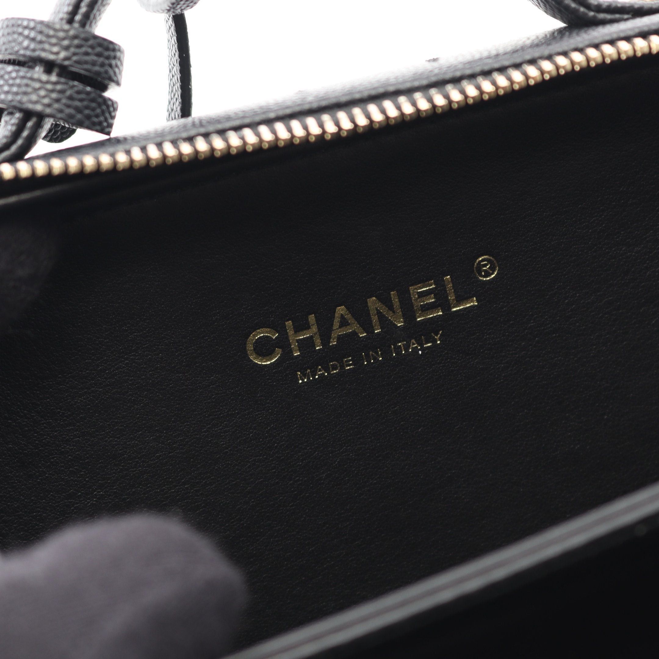 Chanel Chanel Cc Figley Small Vanity Bag Chain Shoulder Caviar Skin Black Gold Hardware Size ONE SIZE - 4 Thumbnail