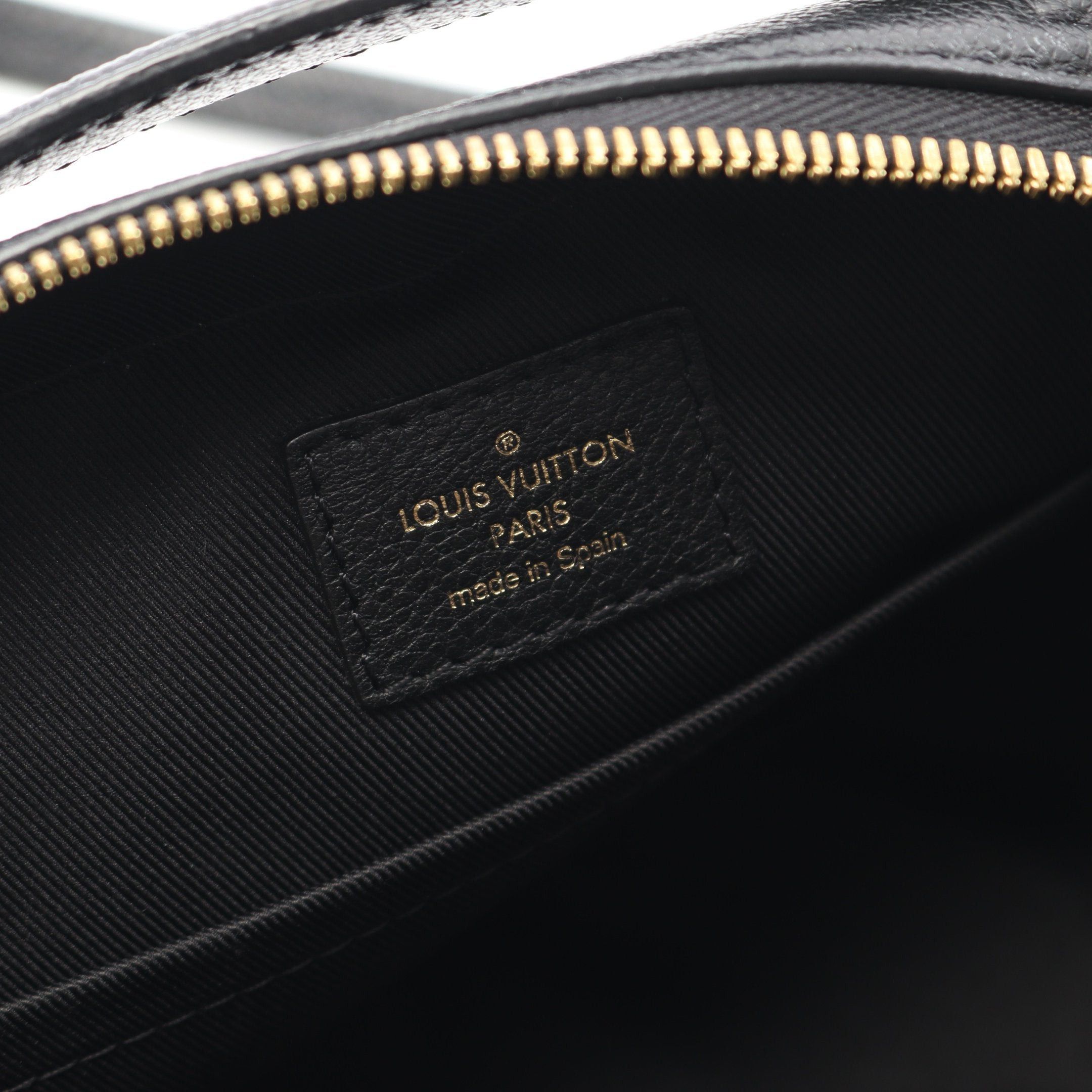 Louis Vuitton Louis Vuitton Saintonge Monogram Empreinte Noir Shoulder Bag Leather Black Size ONE SIZE - 4 Thumbnail