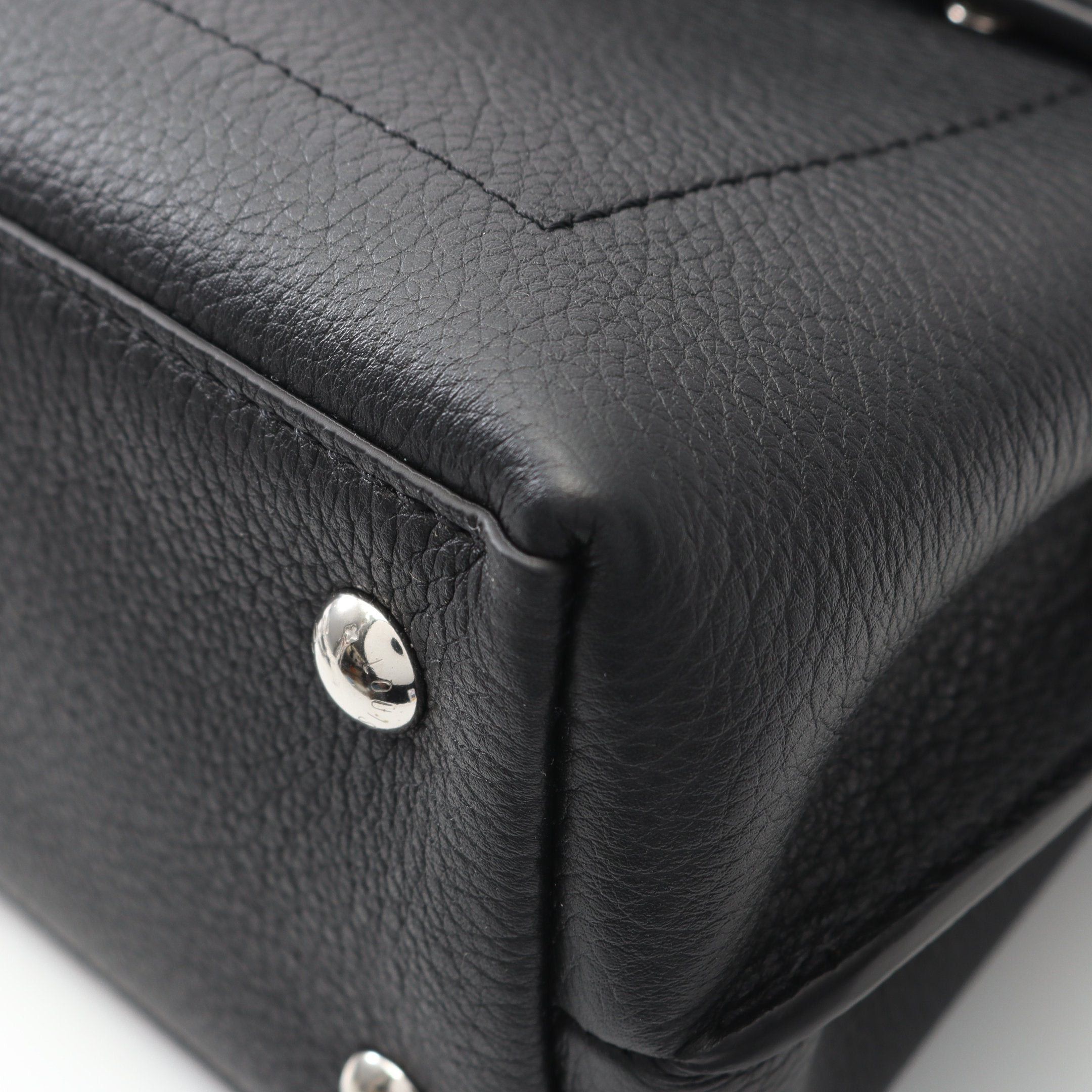 Louis Vuitton Louis Vuitton Rock Me Ever Mini Handbag Leather Black Size ONE SIZE - 6 Thumbnail