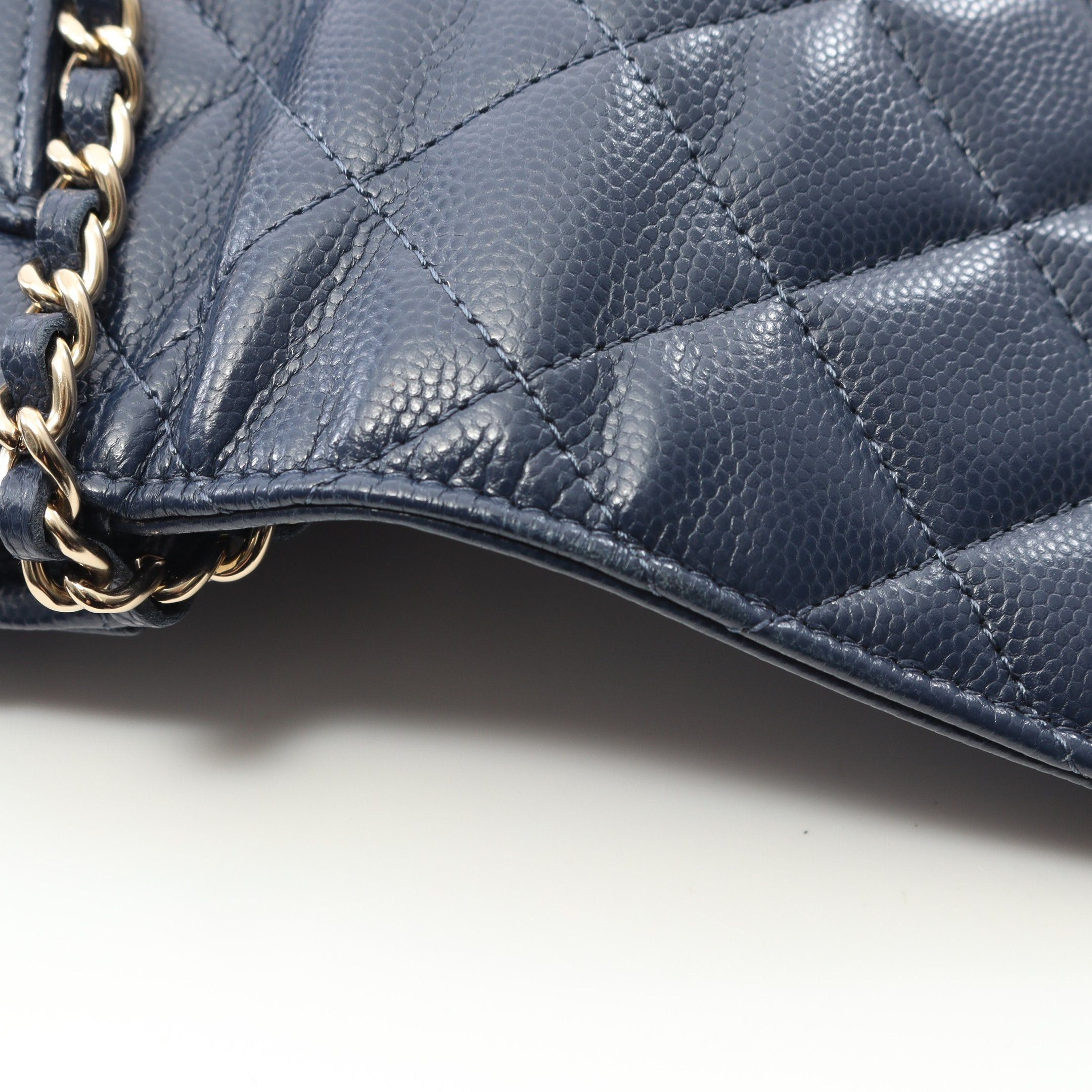 Chanel Chanel Matelasse Chain Wallet Caviar Skin Navy Gold Hardware Size ONE SIZE - 9 Thumbnail