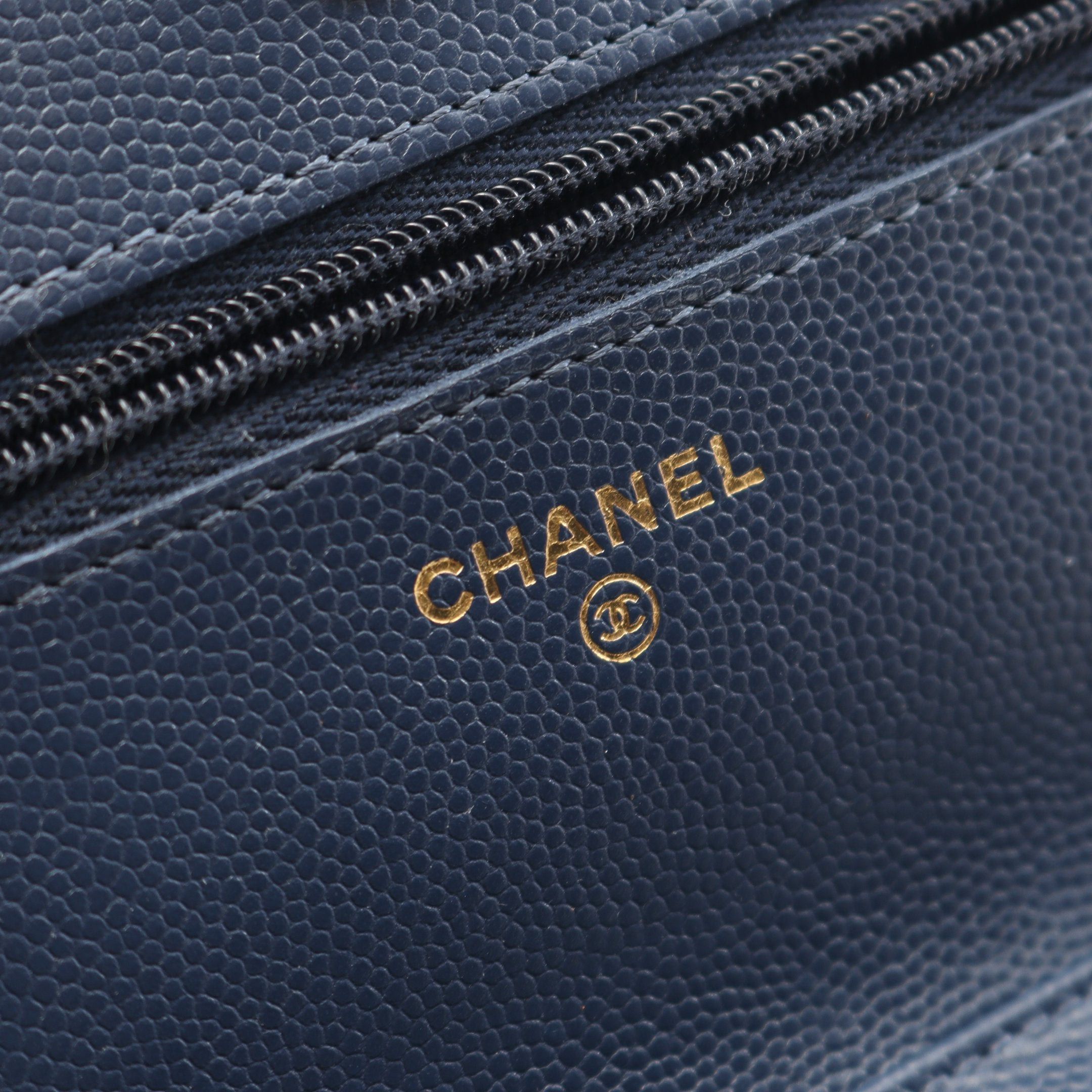 Chanel Chanel Matelasse Chain Wallet Caviar Skin Navy Gold Hardware Size ONE SIZE - 4 Thumbnail
