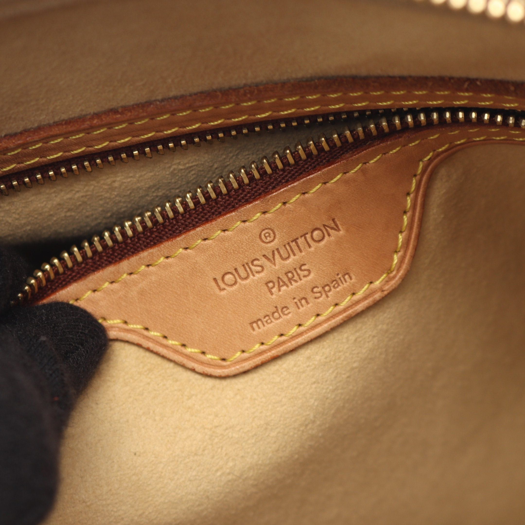 Louis Vuitton Louis Vuitton Looping Gm Monogram Shoulder Bag Leather Brown Size ONE SIZE - 4 Thumbnail