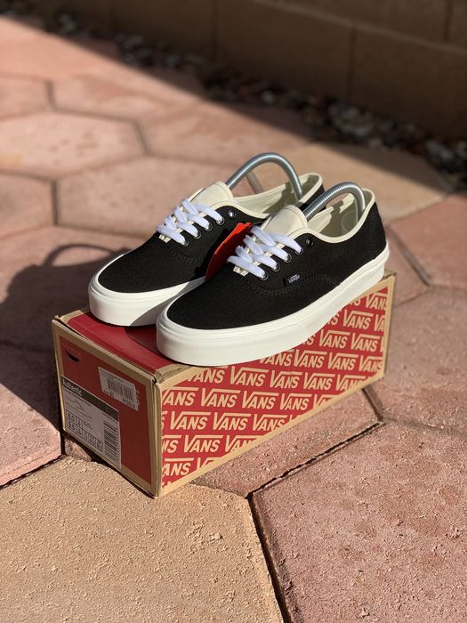 Vans hotsell black bone