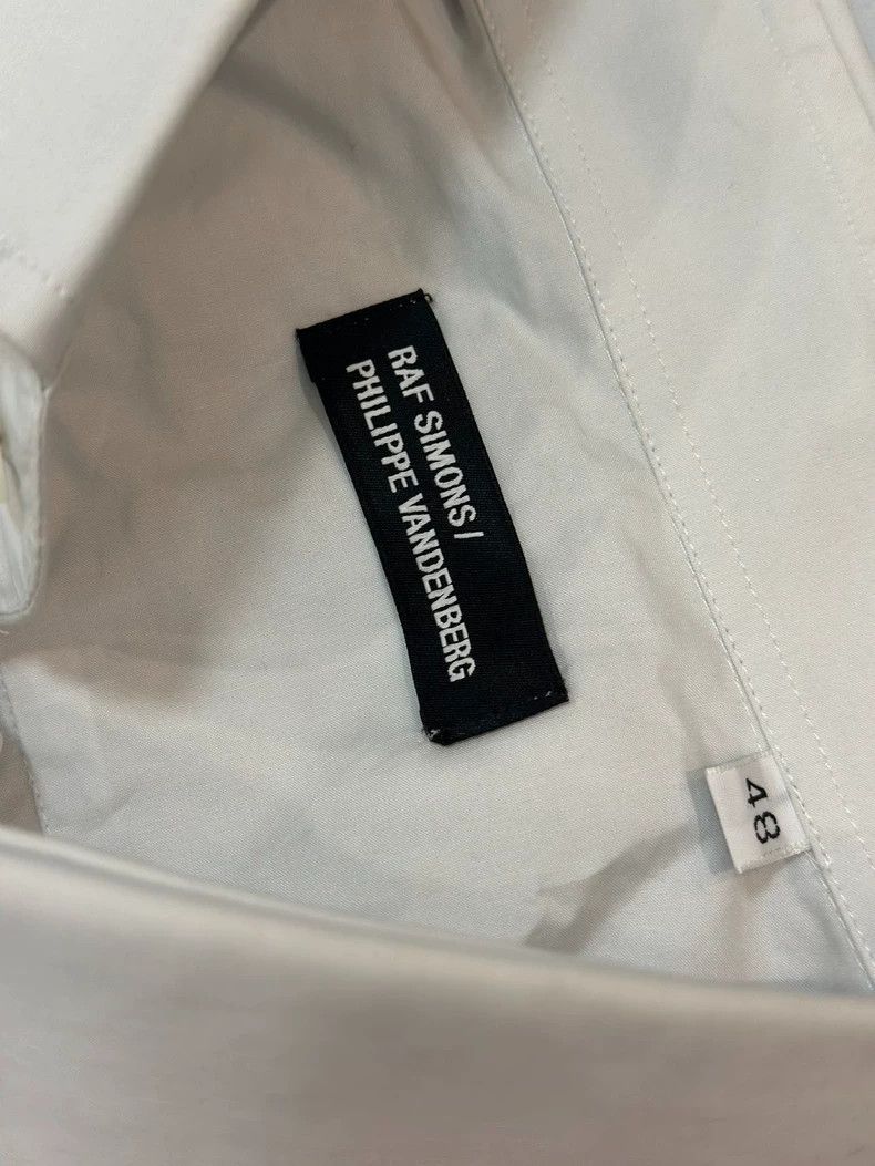 Raf Simons Raf Simons White Shirt with Graffiti Design Size US M / EU 48-50 / 2 - 3 Thumbnail