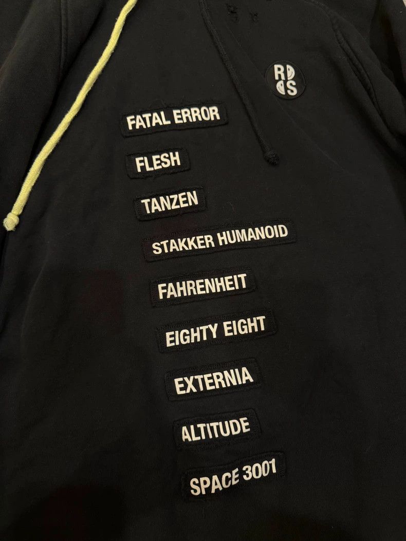Raf Simons Raf Simons Smiley Hoodie with Unique Details Size US XS / EU 42 / 0 - 3 Thumbnail